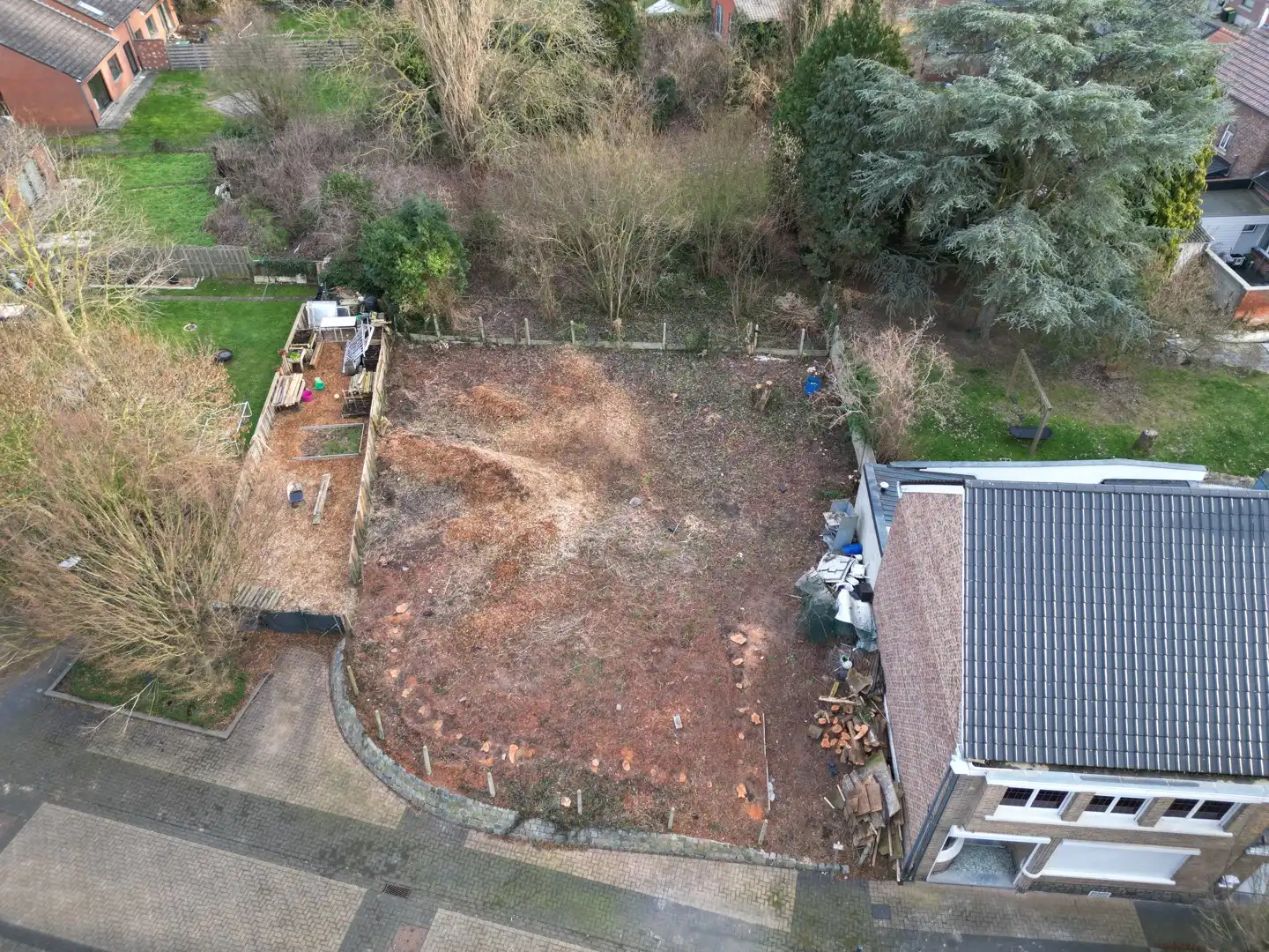 BOUWGROND GESCHIKT VOOR HALFOPEN BEBOUWING GELEGEN IN ATTENHOVEN foto 2