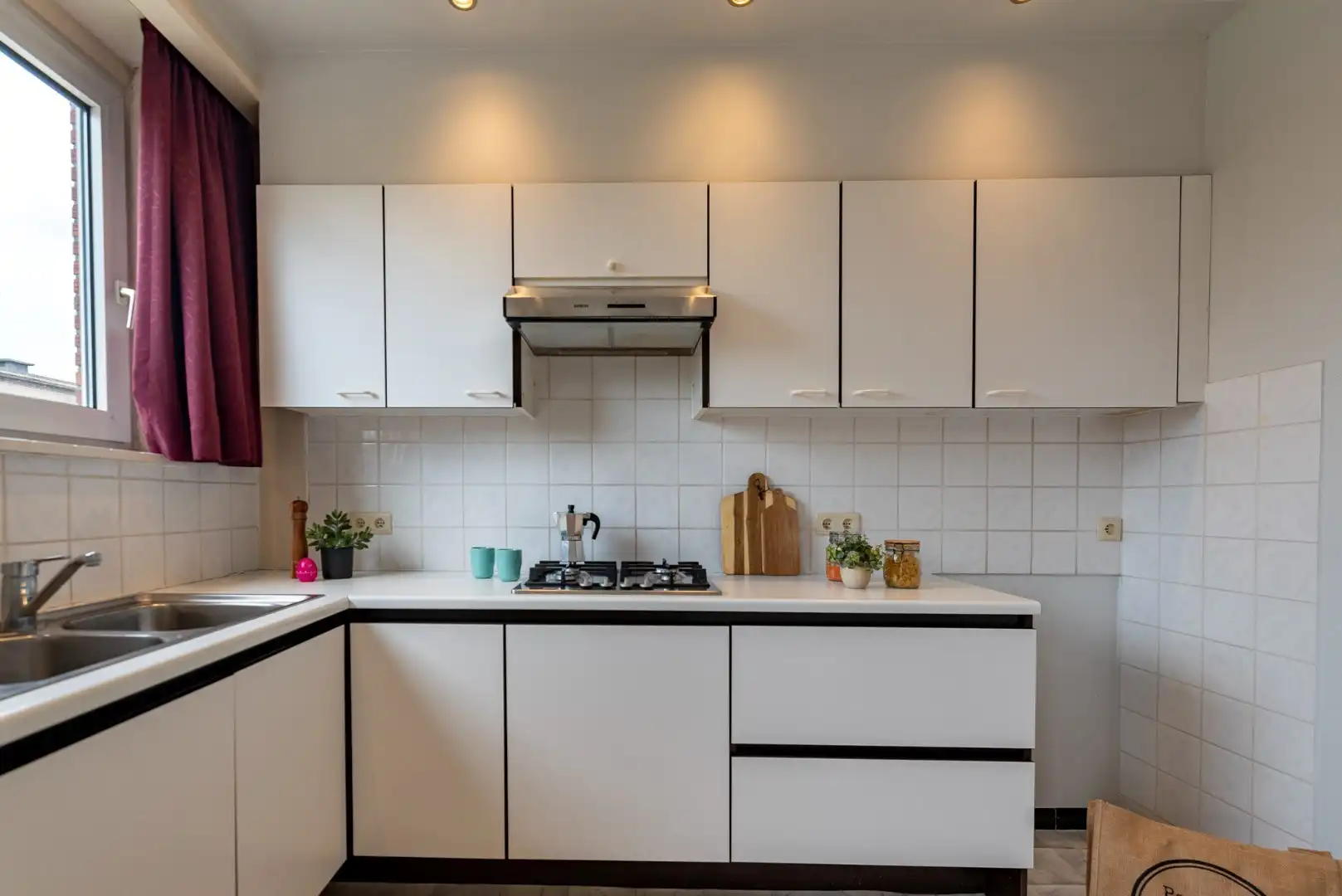 Ruim 2 slaapkamer appartement met garage in Boechout! foto 6