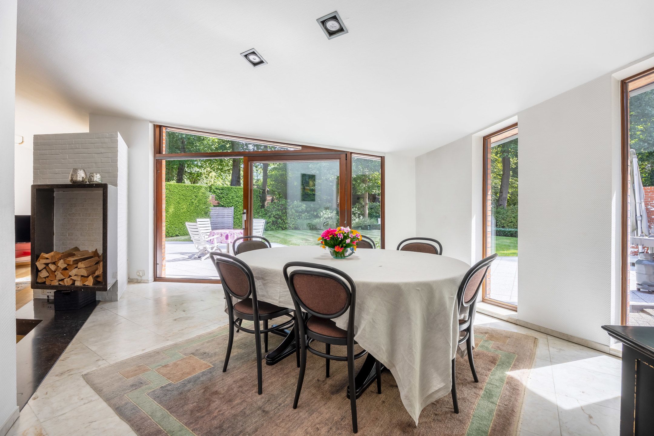 Architecten laagbouwwoning in groene, idyllische omgeving foto 13