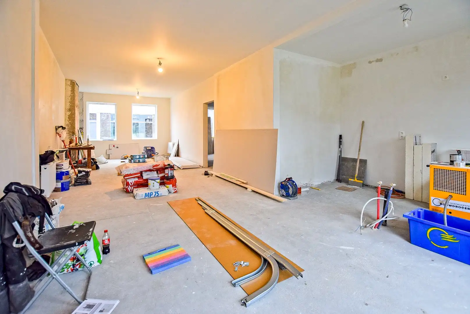 Unieke kans, afgewerkte woning met 4 slaapkamers en ruime tuin. foto 5