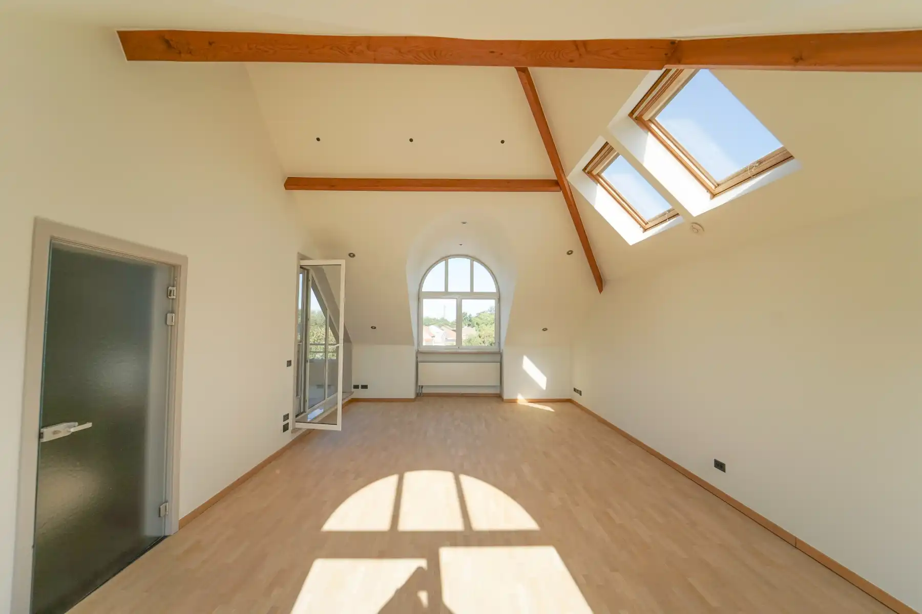 Ruim 2 slaapkamer penthouse te Zwijnaarde foto 2