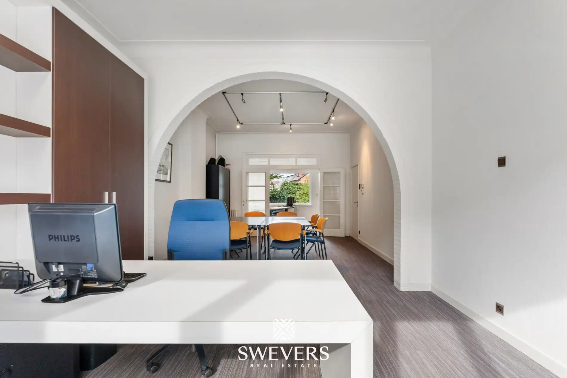 Stijlvol herenhuis met kantoorruimte en 3 slaapkamers in hartje Hasselt foto 4