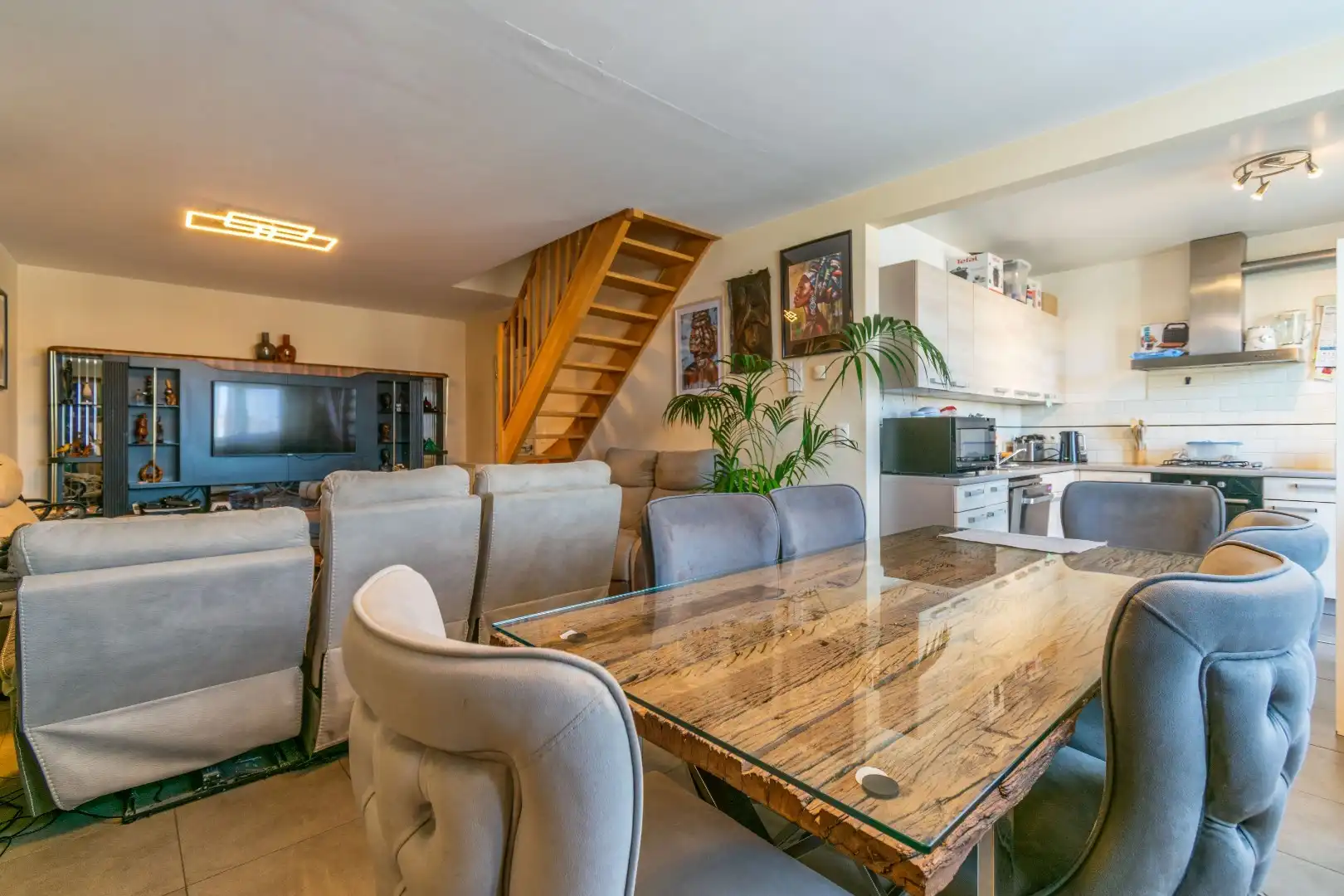 OPBRENGSTGEBOUW MET 4 RUIME APP + HANGAR (350m²)! foto 23