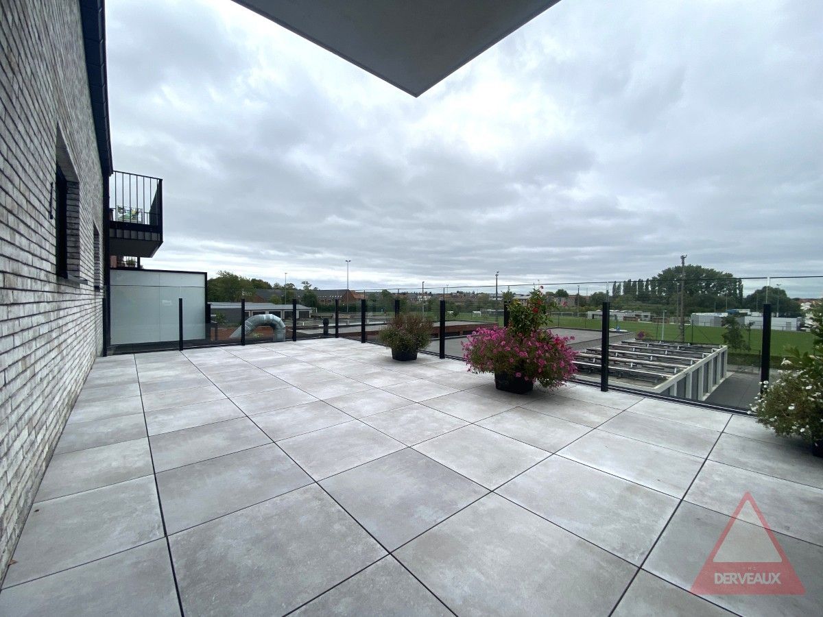 Zonnebeke – Ruim appartement met terras en garage foto 8