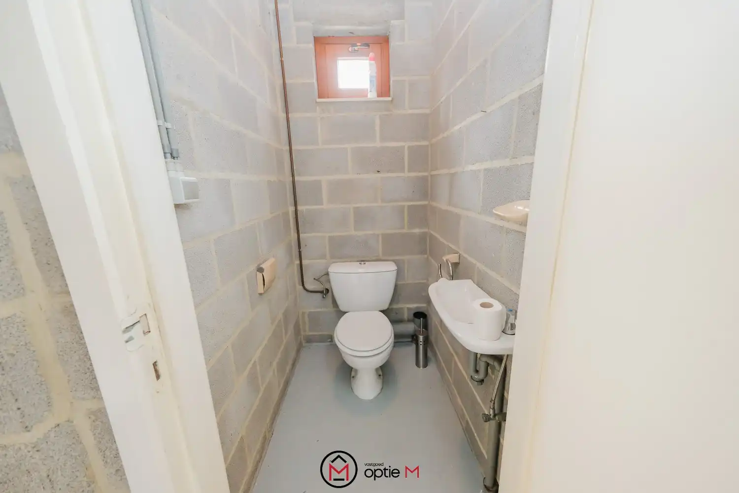 RUIM HANDELSPAND/OPSLAGRUIMTE OP TOP LIGGING foto 12