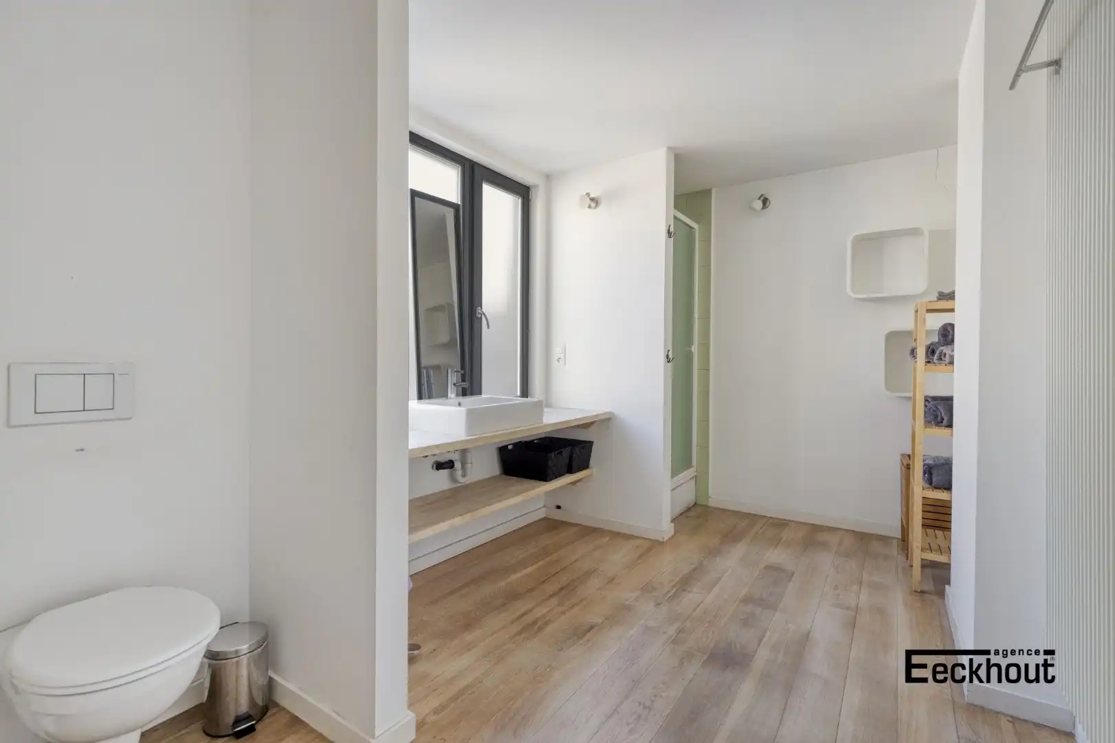 Commercieel pand met woonst op topligging in centrum Oostende! foto 18