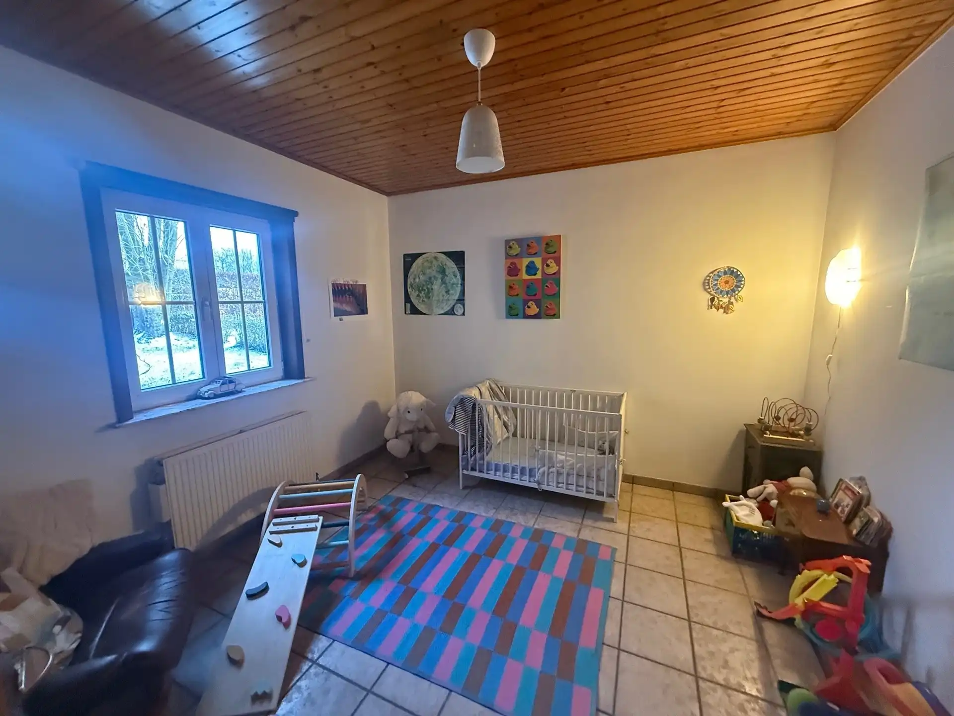 Ruime woning met prachtige tuin foto 8