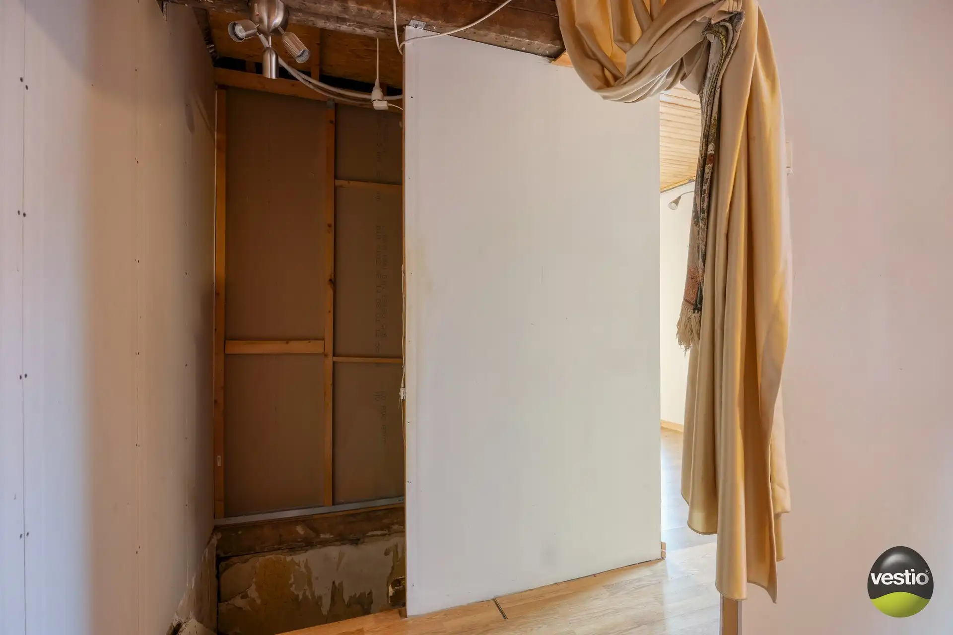 Te renoveren woning met bijgebouwen in het rustige centrum van Bevingen (Sint-Truiden) foto 24