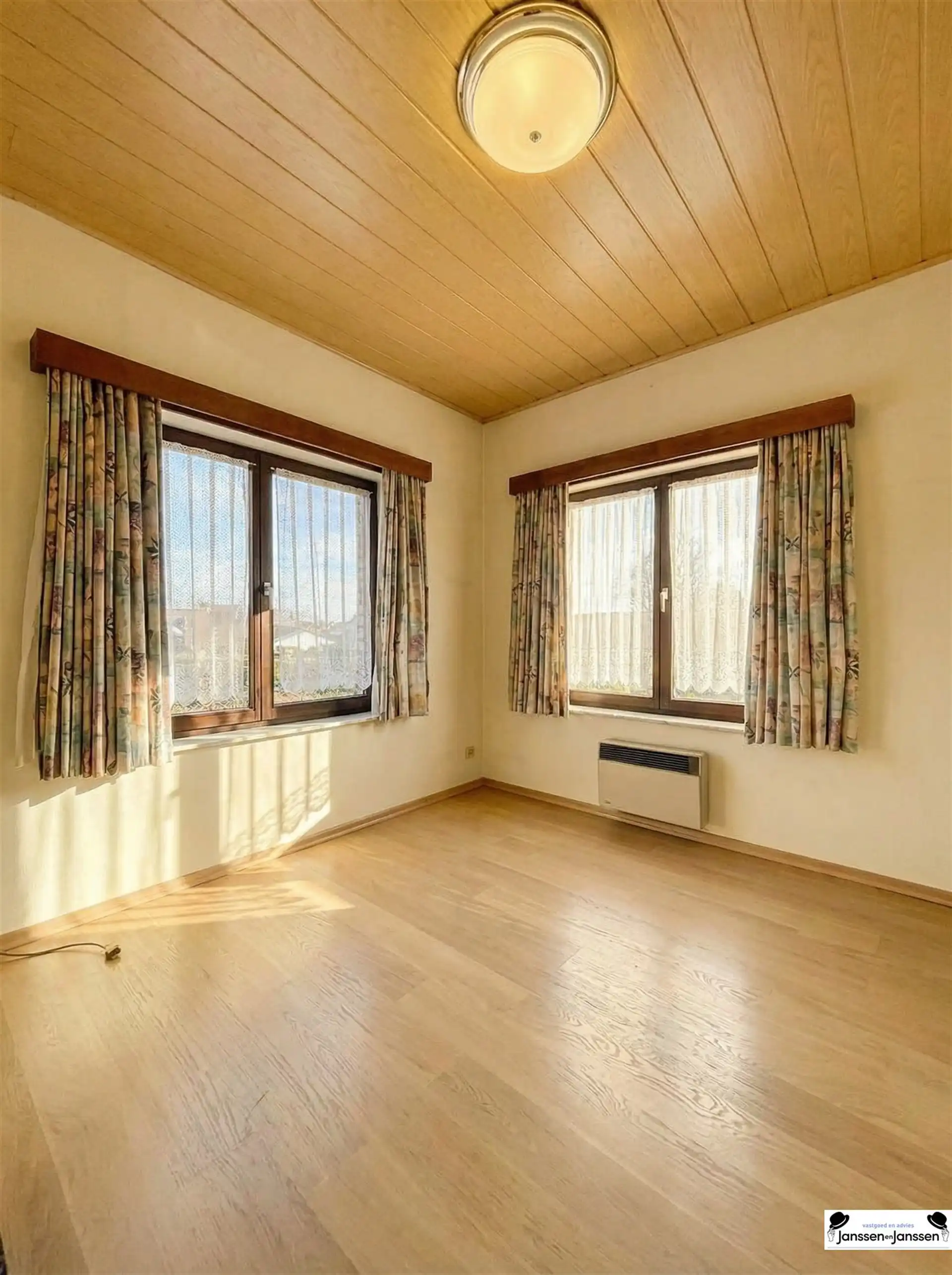 Ruime woning met 3 slaapkamers en aparte garage foto 15