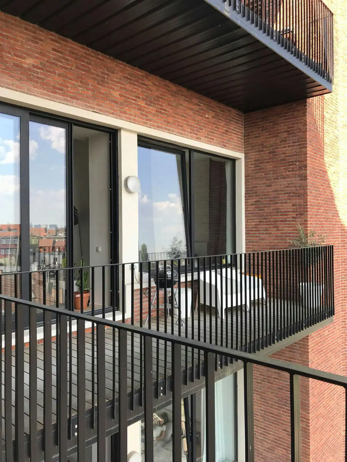 Loft-appartement één slaapkamer in voormalig fabrieksgebouw foto 14