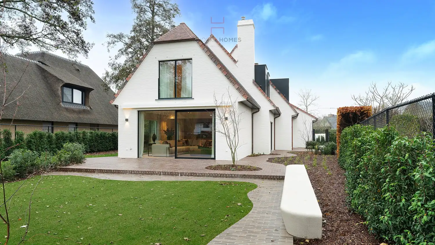 Subliem en smaakvol gerenoveerde villa op ca. 931 m2 terrein, gelegen in een rustige vilawijk nabij het centrum van Knokke. foto 18