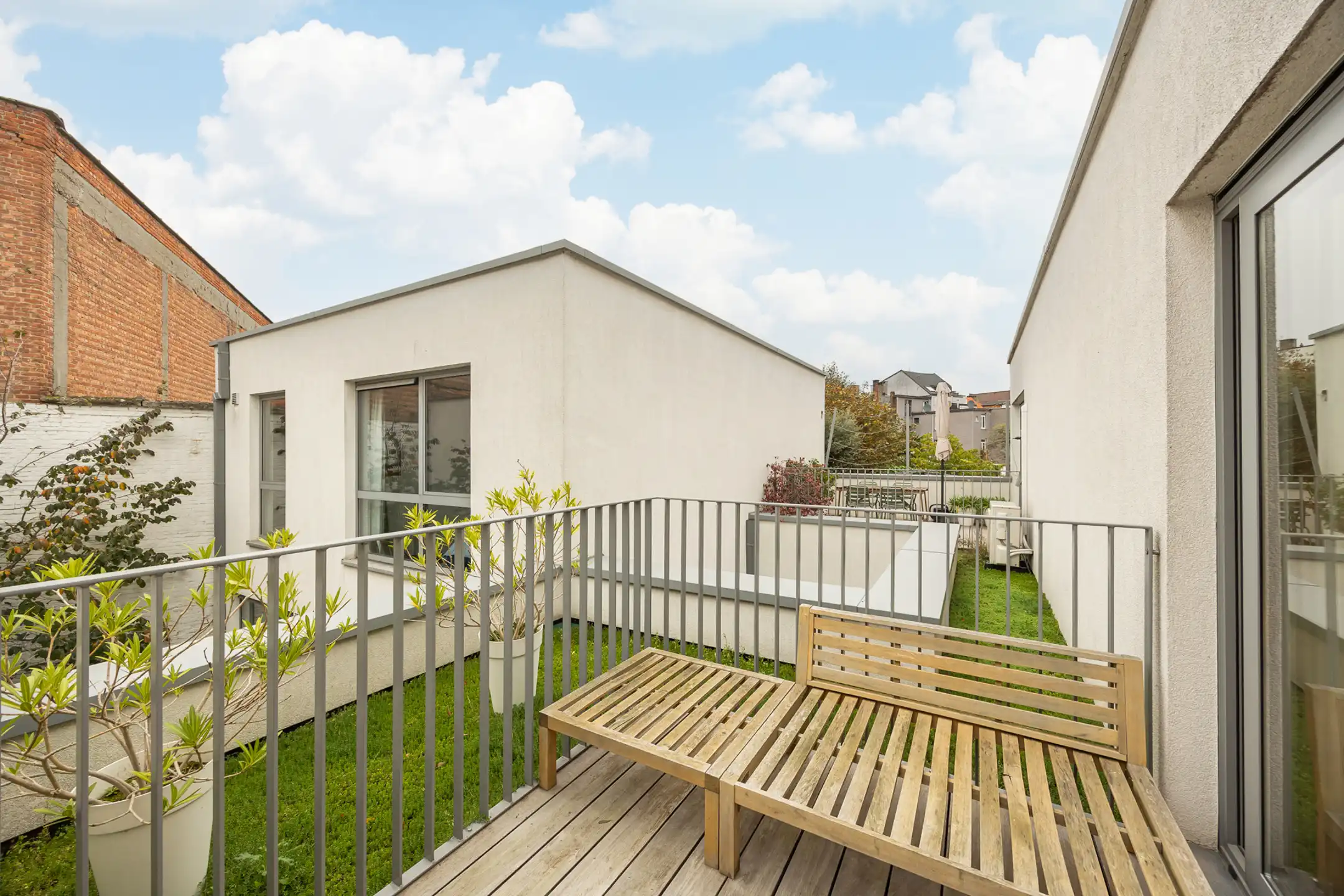 Modern en lichtrijk appartement met twee terrassen foto 16