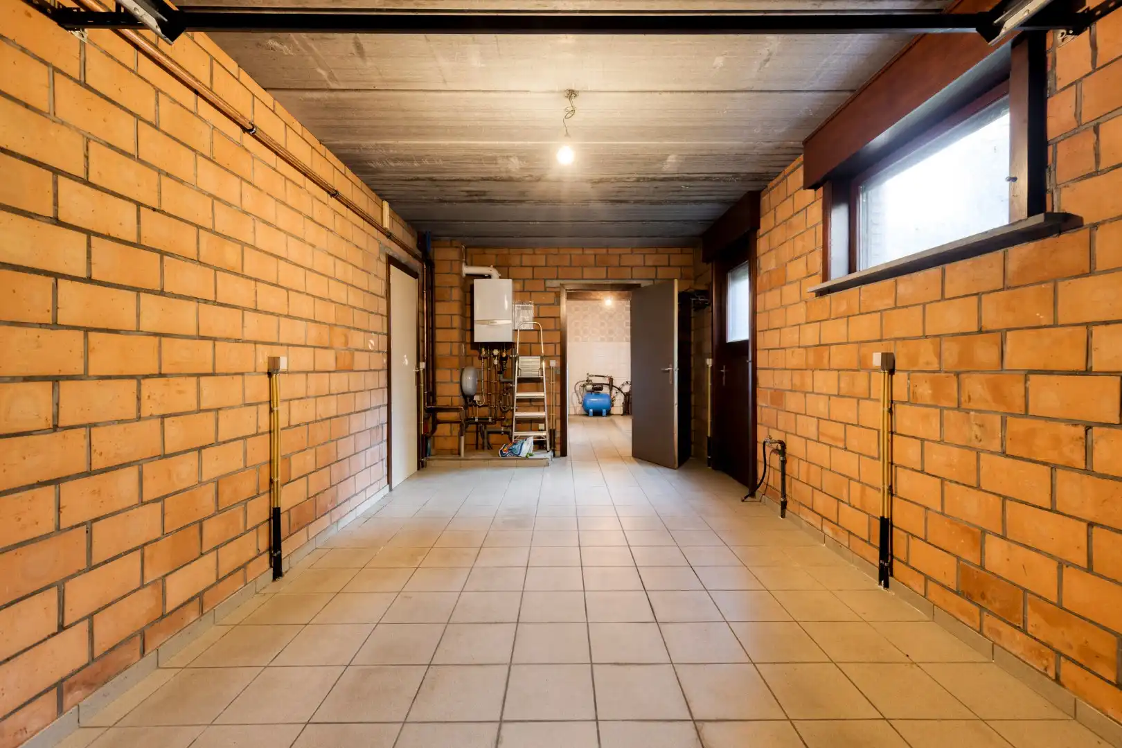 Vrijstaande woning met licht, ruimte en veel potentieel foto 18