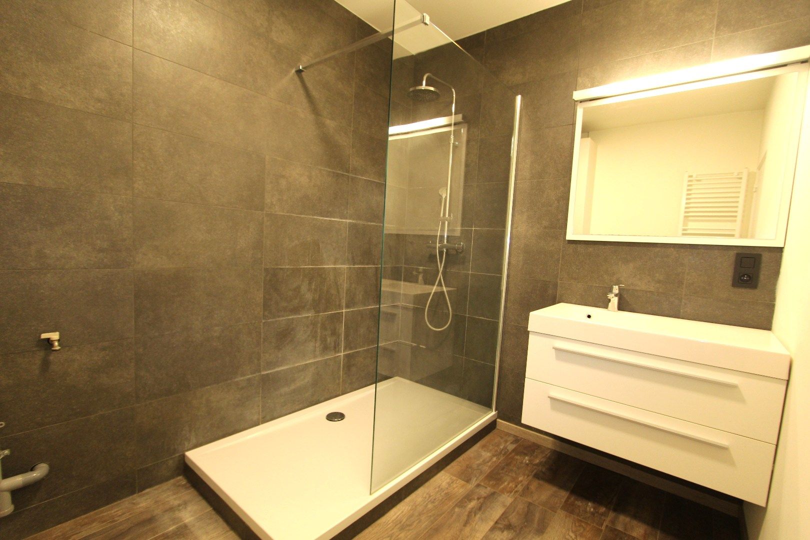 GERENOVEERD DAKAPPARTEMENT MET 2 TERRASSEN foto 7