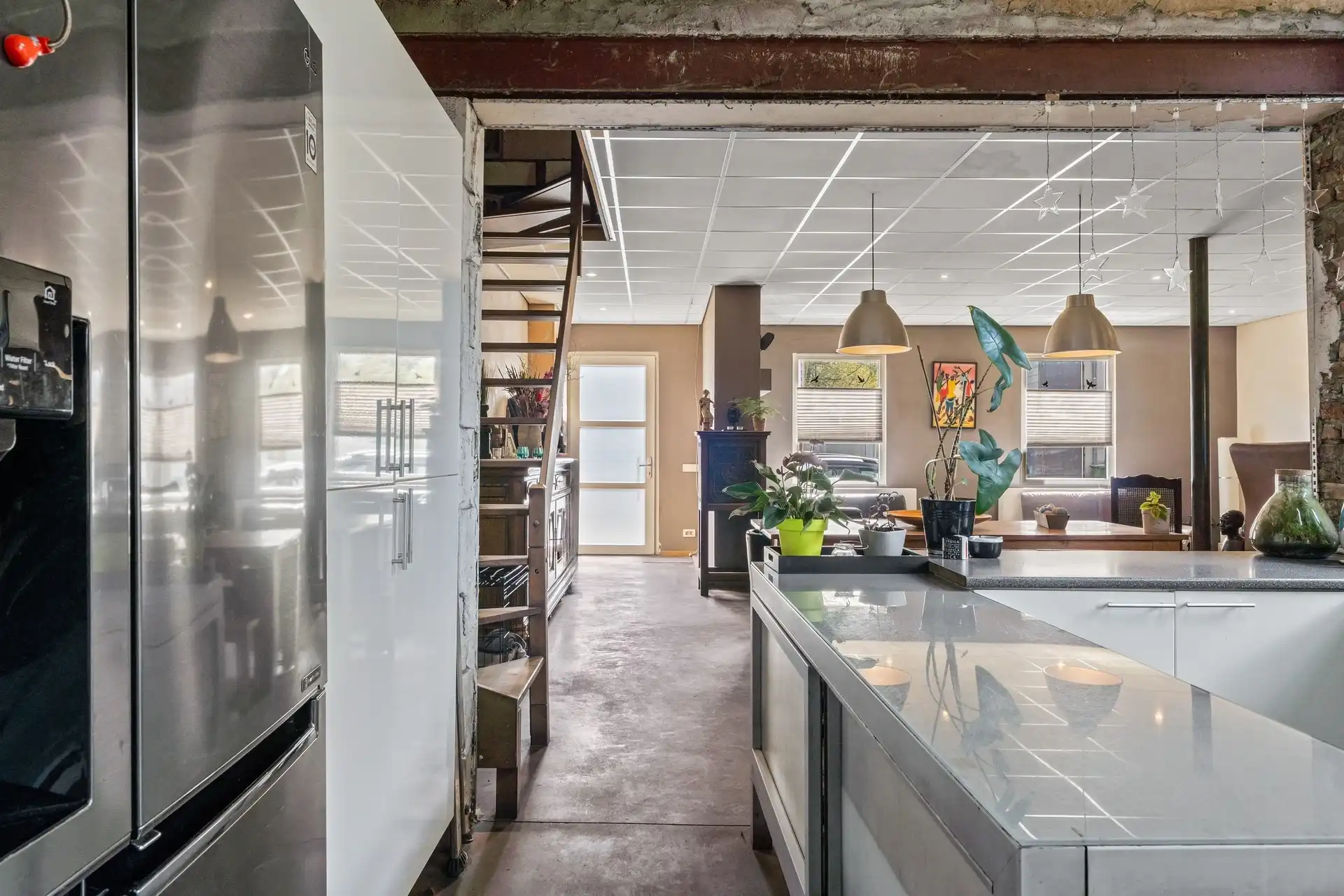 verder af te werken woning met grote garage foto 8