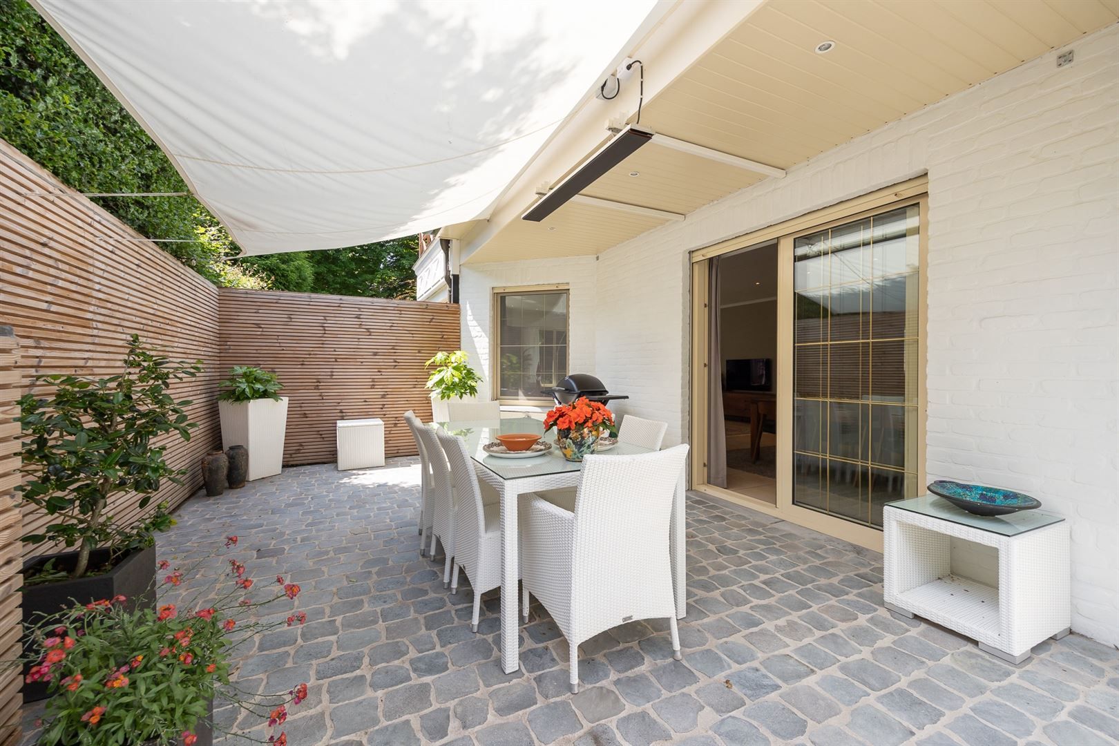 Een moderne villa met 4 ruime SLKS  nabij het centrum van Heide- Kalmthout. foto 12