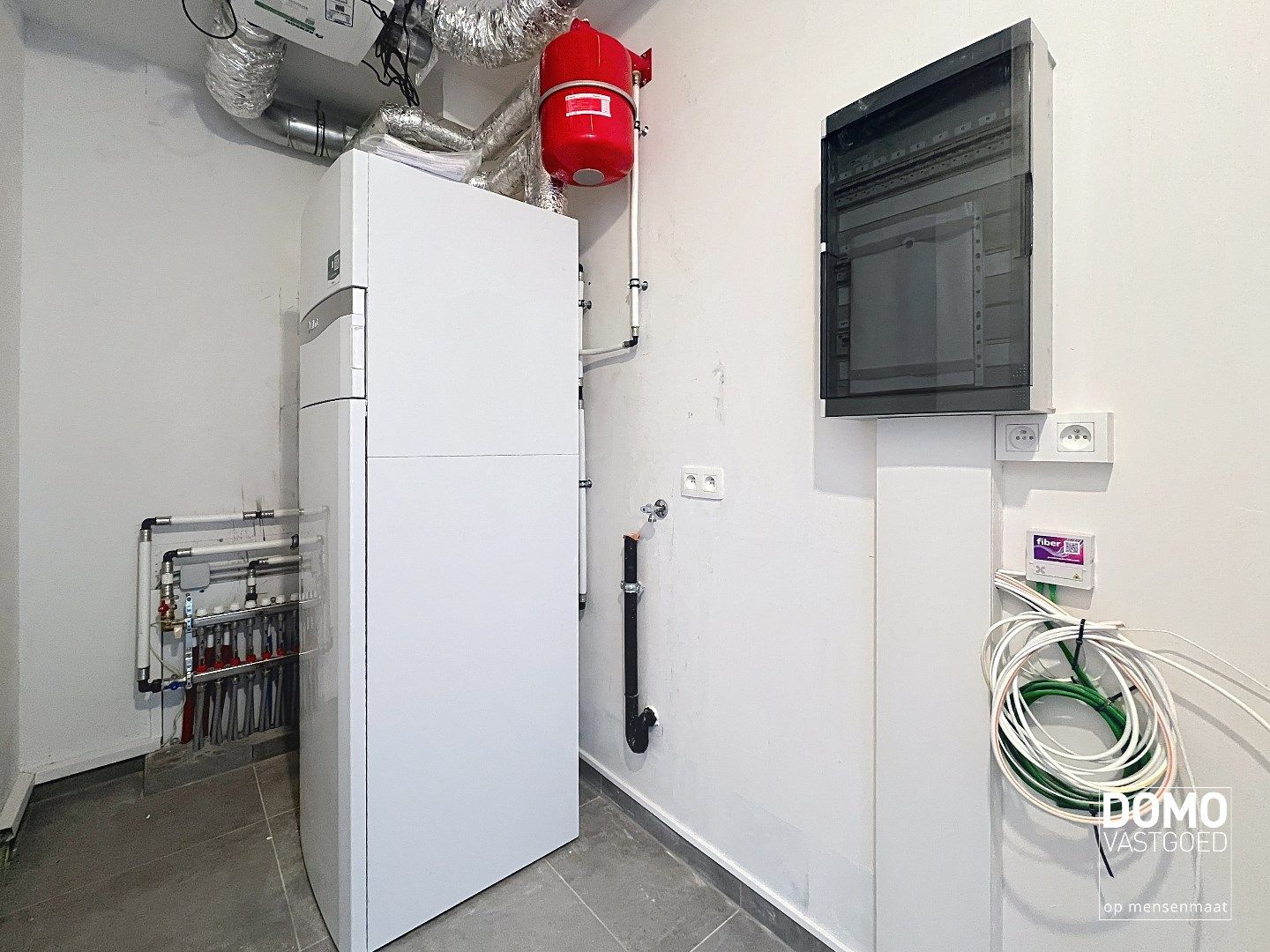 VOLLEDIG AFGEWERKT NIEUWBOUWAPPARTEMENT MET 2 SLAAPKAMERS, TERRAS, ONDERGRONDSE AUTOSTANDPLAATS EN KELDERBERGING IN RESIDENTIE "DE KWINT" TE ZONHOVEN  foto 10
