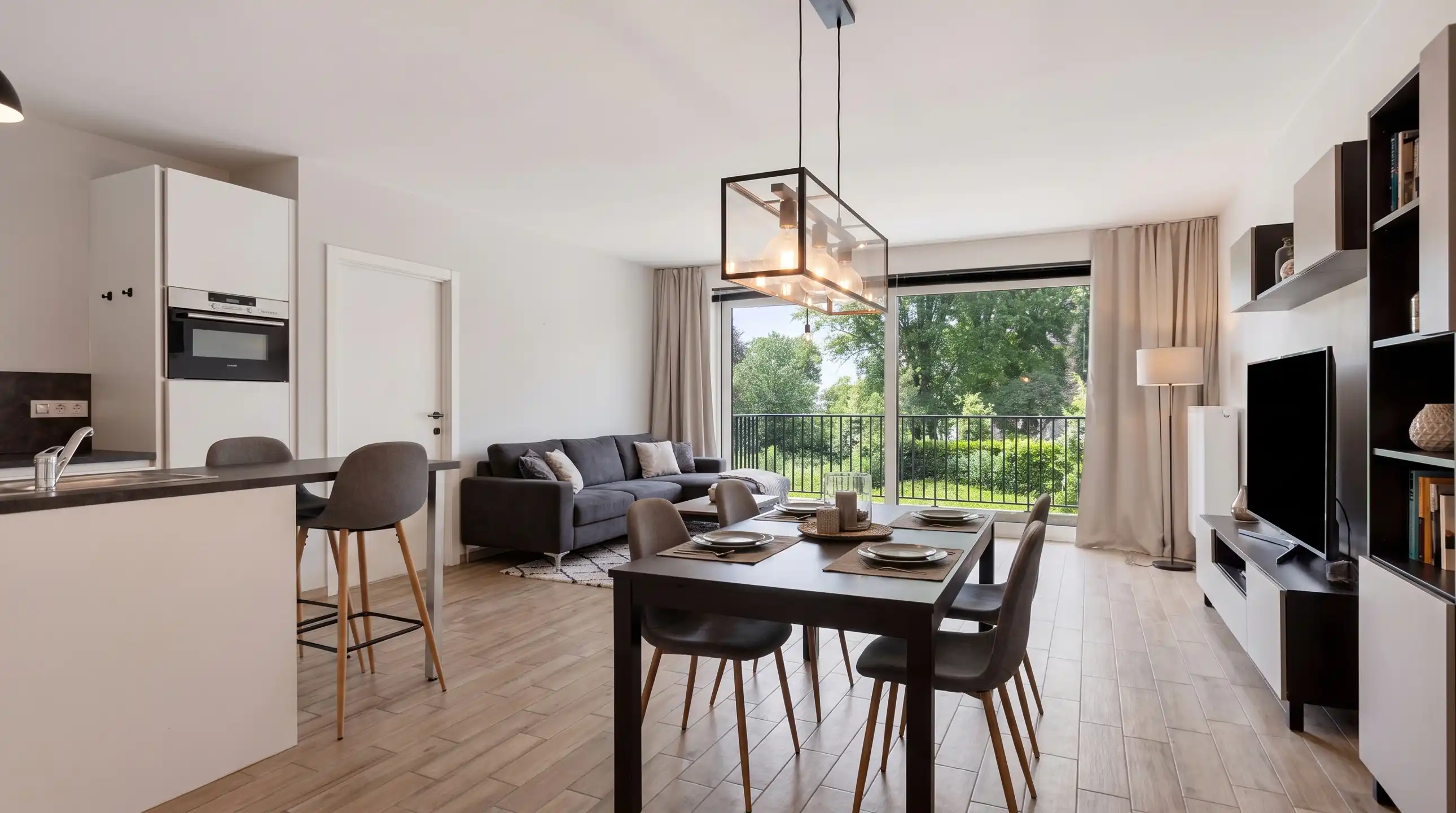 Instapklaar appartement met terras en groen zicht foto {{pictureIndex}}