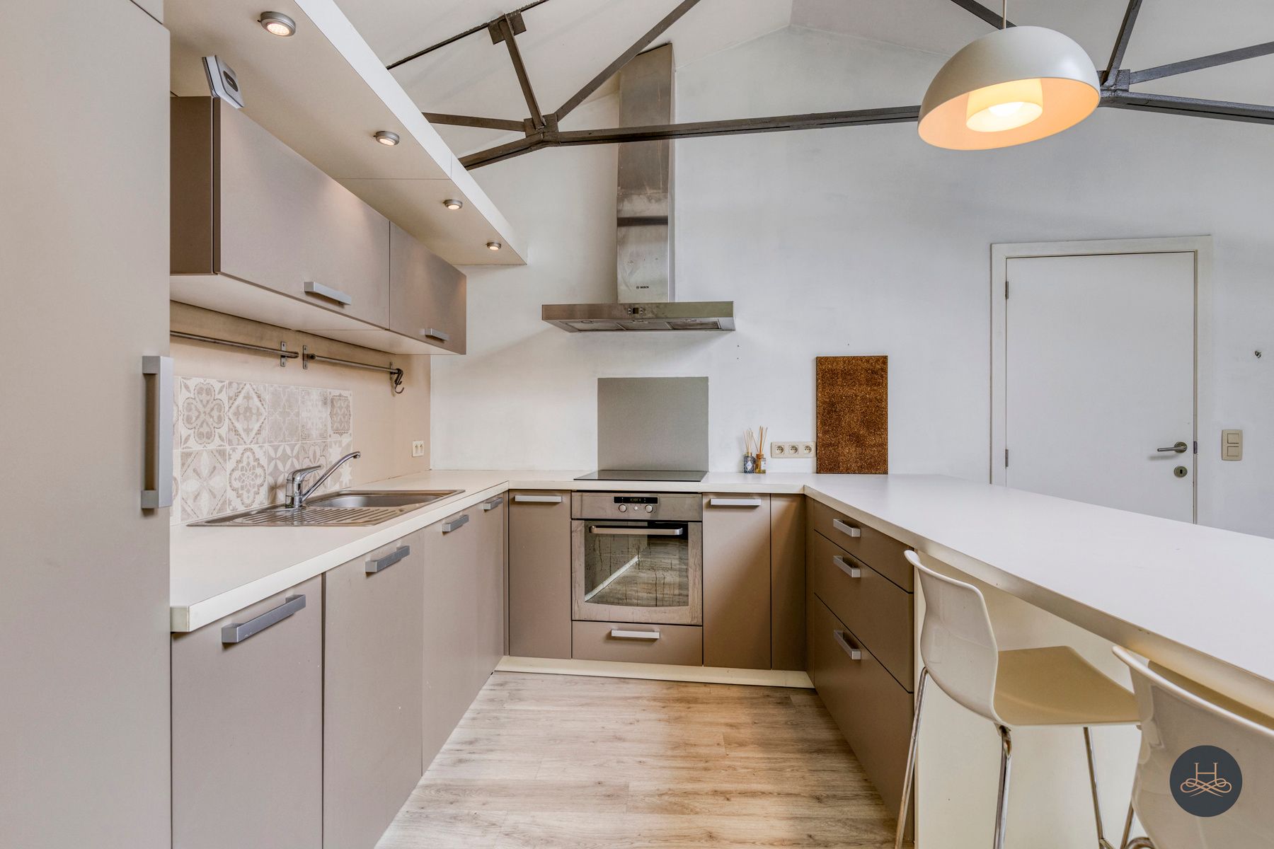 Karaktervol appartement op gunstige ligging foto 3