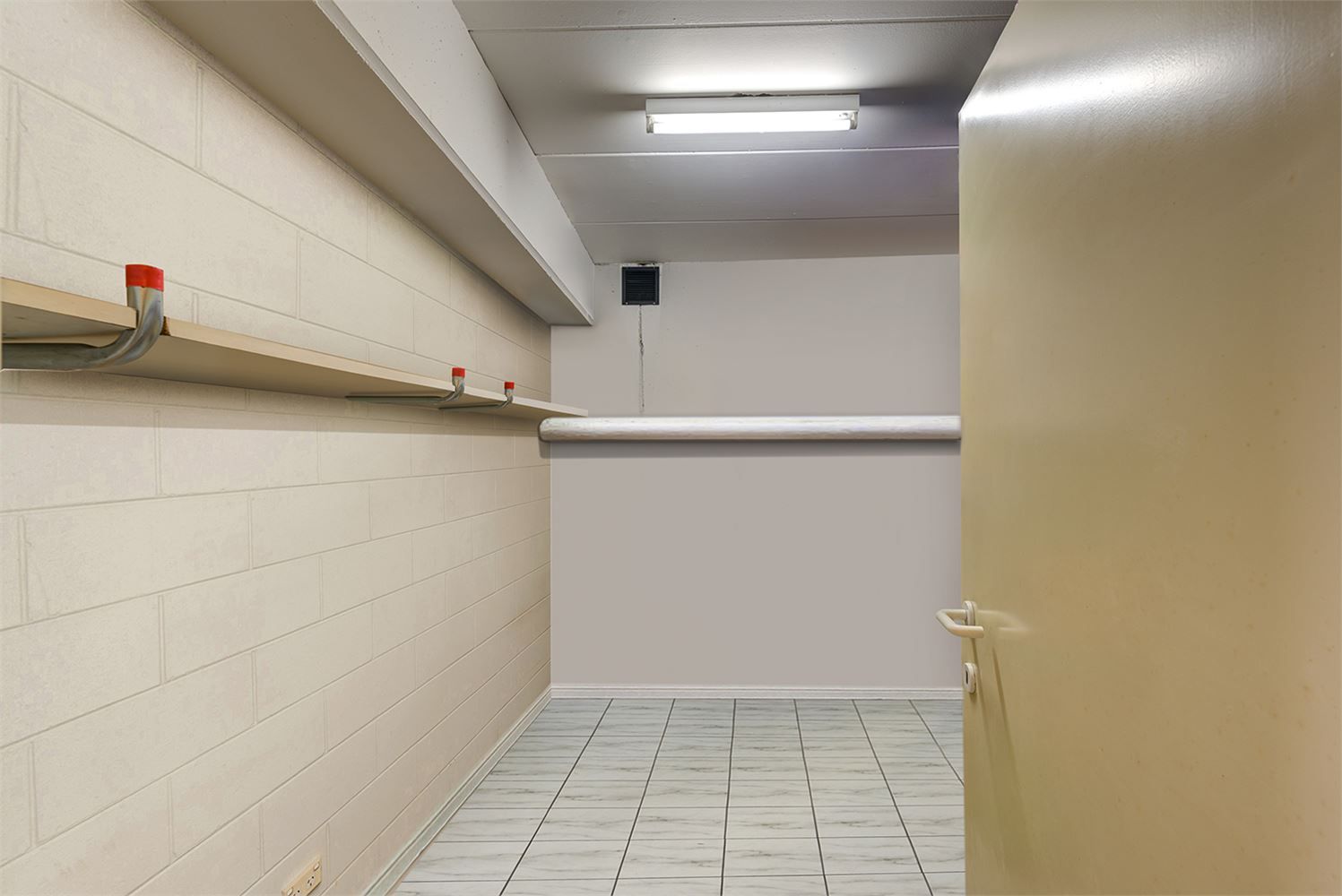 INSTAPKLAAR APPARTEMENT MET 2 SLAAPKAMERS EN GARAGE TE OPGRIMBIE foto 14