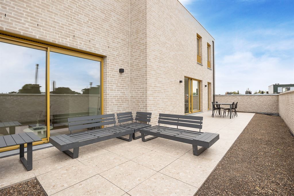 Hoogwaardig afgewerkt duplex app met ruim terras foto 3