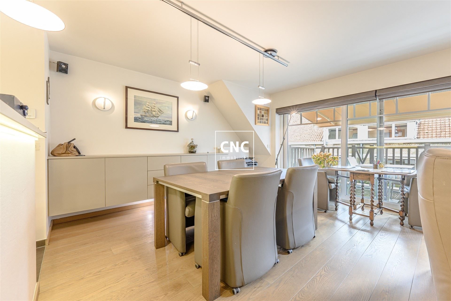 Lichtrijke duplex met twee terrassen in centrum Knokke foto 5