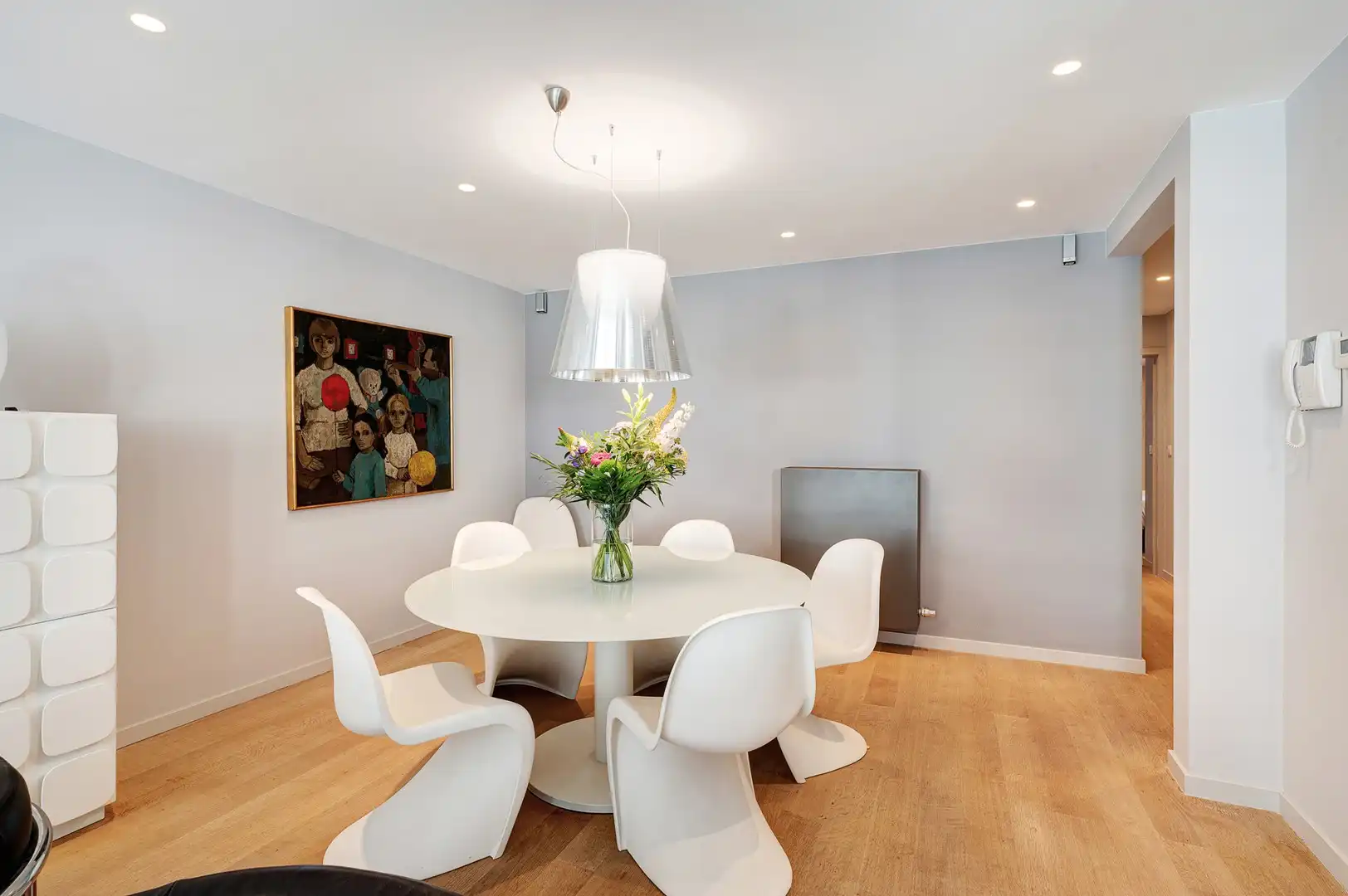 Instapklaar 2-slaapkamerappartement met terras op gegeerde locatie in Knokke. foto 9