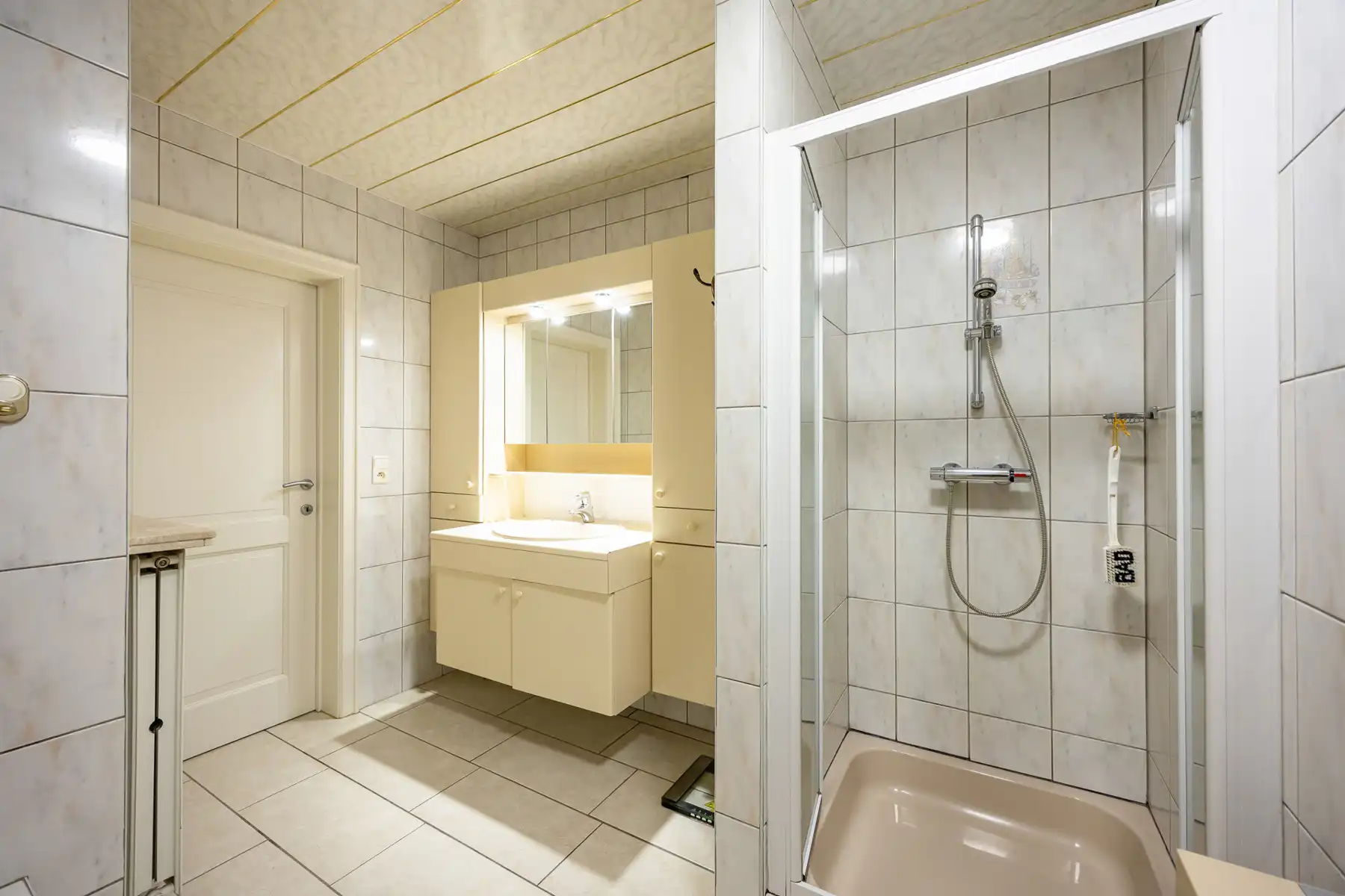 Gebouw bestaande uit 2 wooneenheden in een rustige straat in het centrum van Beerse op een perceel van ca 463 m². foto 8