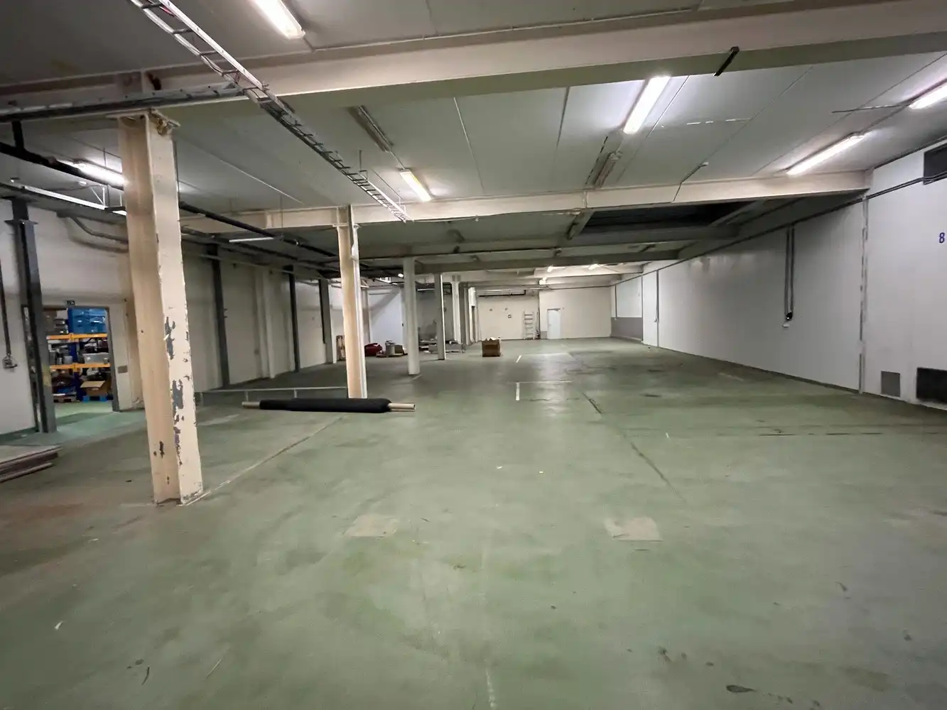 +/- 1790m² bedrijfsgebouw foto 5