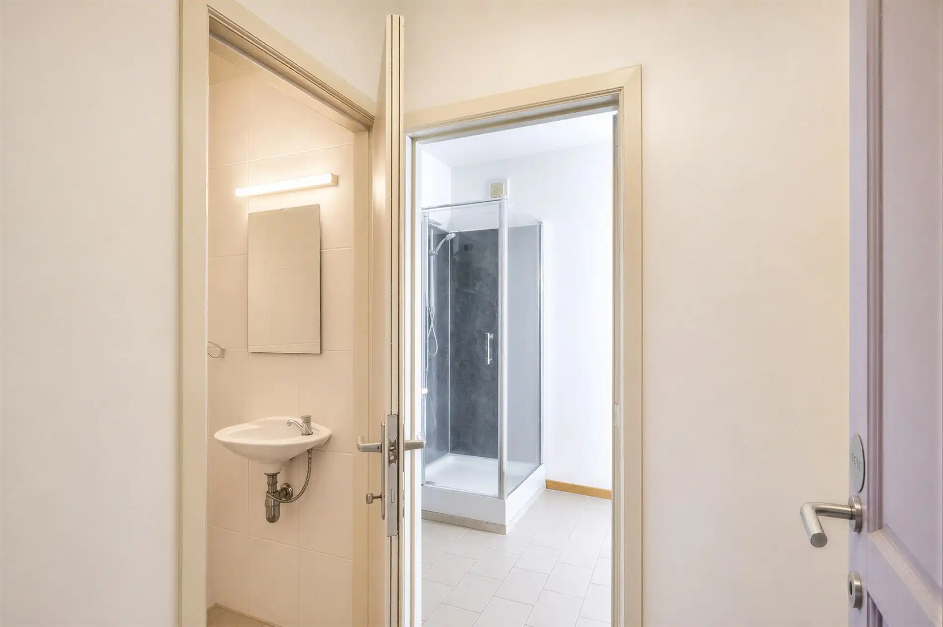 Verhuurde opbrengsteigendom bestaande uit handelspand en duplexappartement in het centrum van Ninove foto 8