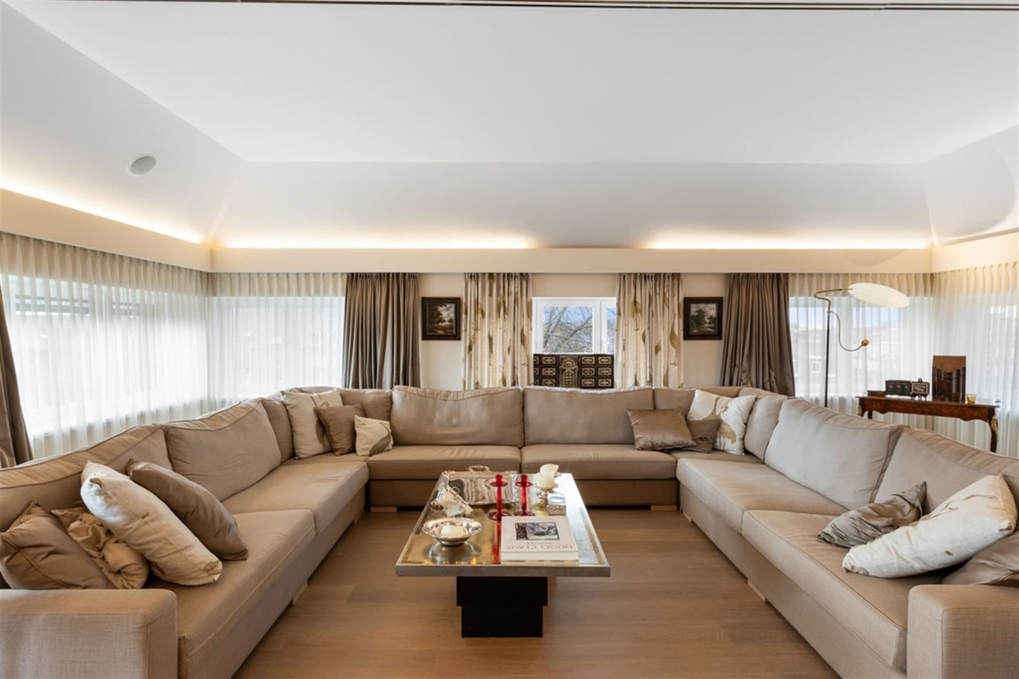 LUXUEUS APPARTEMENT VAN 365M² MET AFWERKING VAN HOOGSTE KWALITEIT IN TONGEREN foto 8