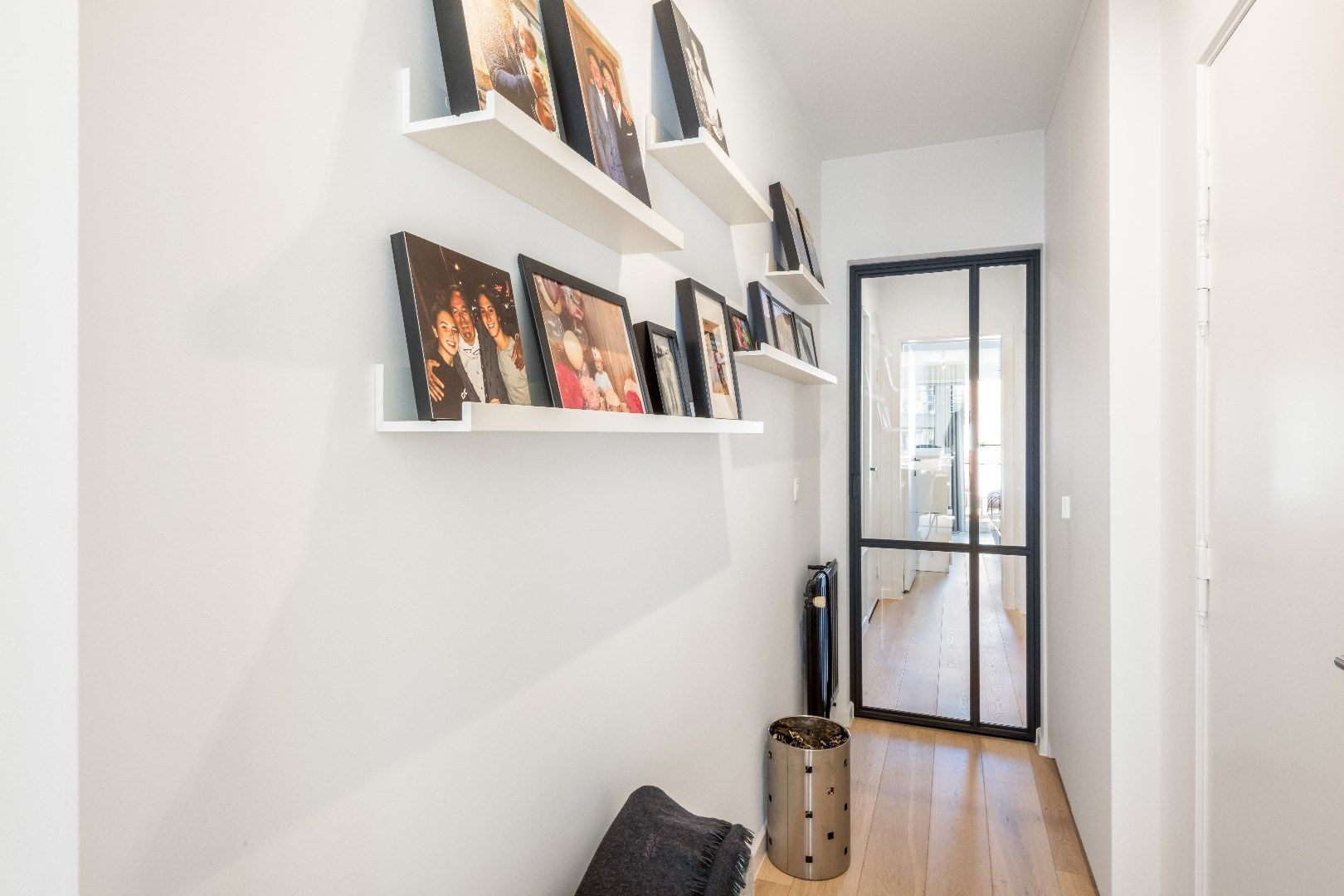 Aangenaam en perfect onderhouden appartement, gelegen in de Lippenslaan, vlakbij de zeedijk. foto 12