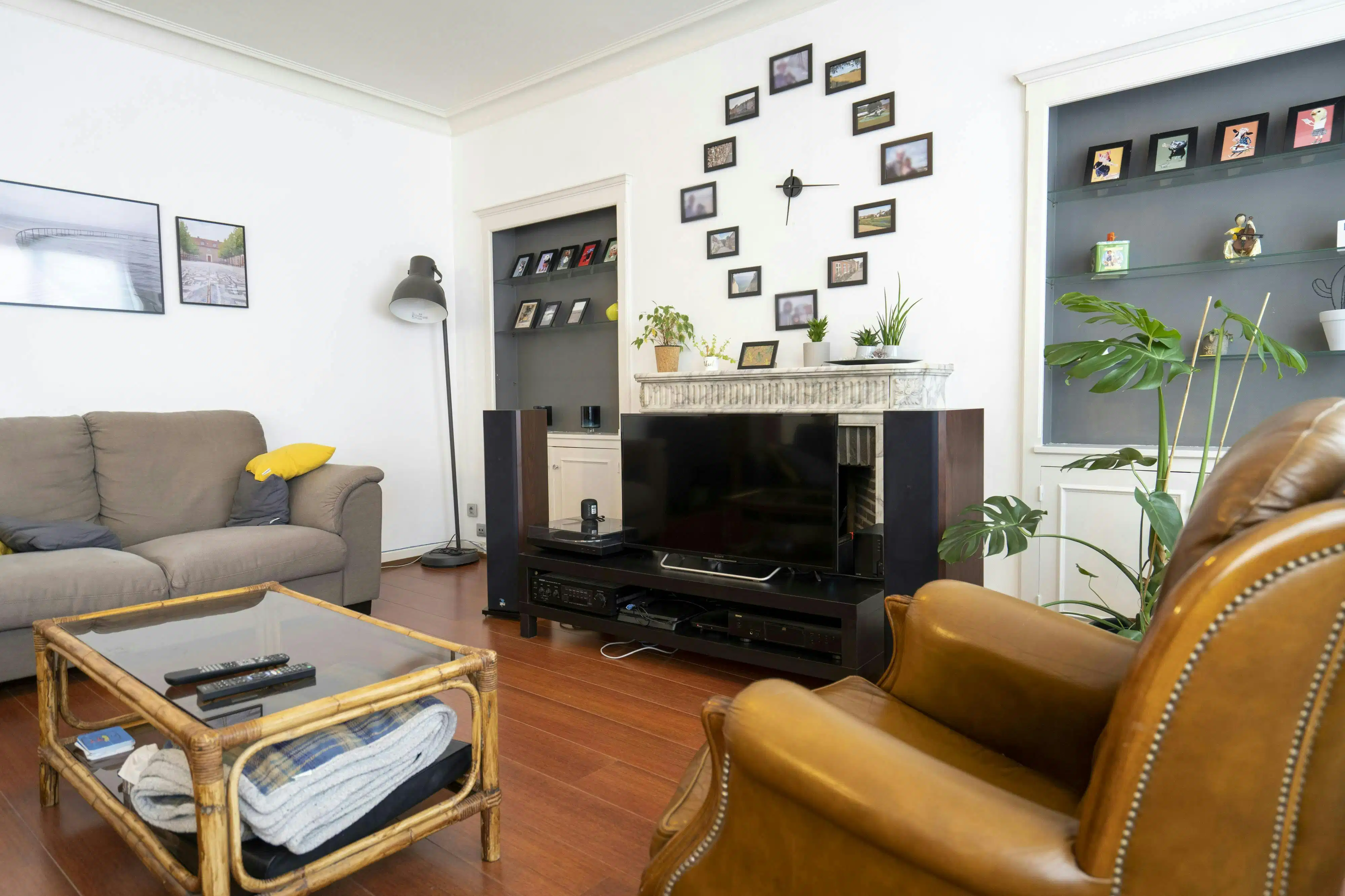 Ruim appartement met 2 slaapkamers in hartje Kortrijk foto 3