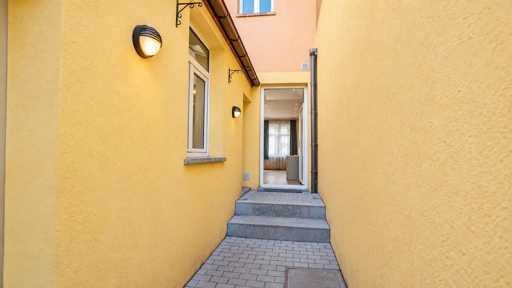 Ruime Rijwoning in Lokeren  - Centrum - Poststraat  foto 9