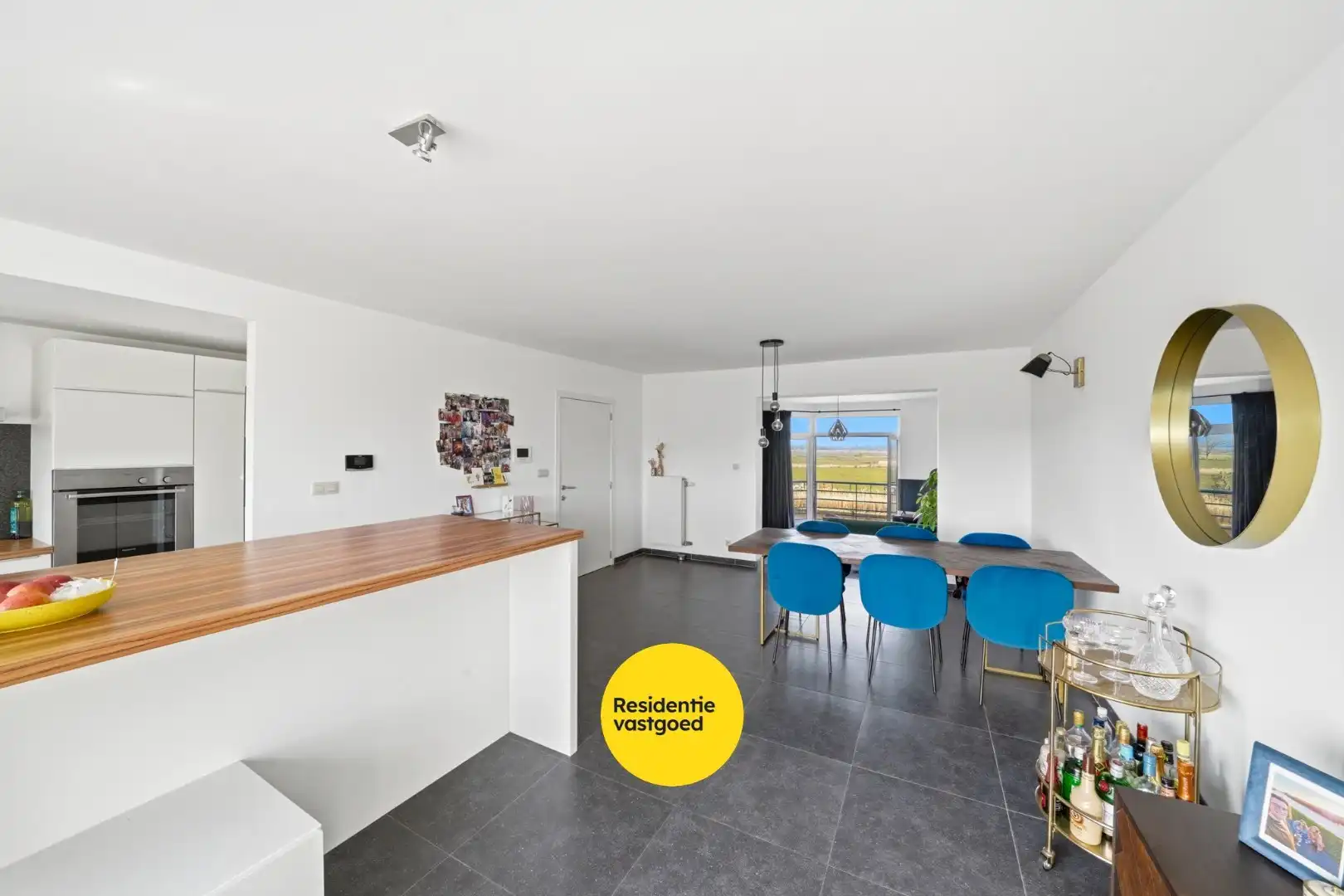 Instapklare woning met zicht op de vaart in Oudenburg foto 5