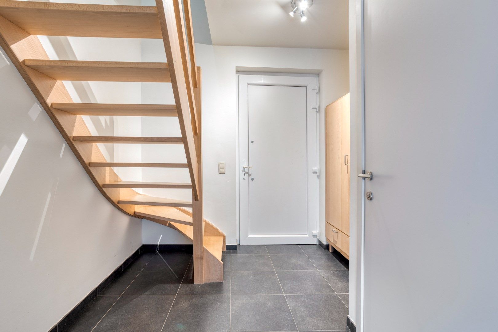 Recente woning met 3 slaapkamers en garage! foto 12