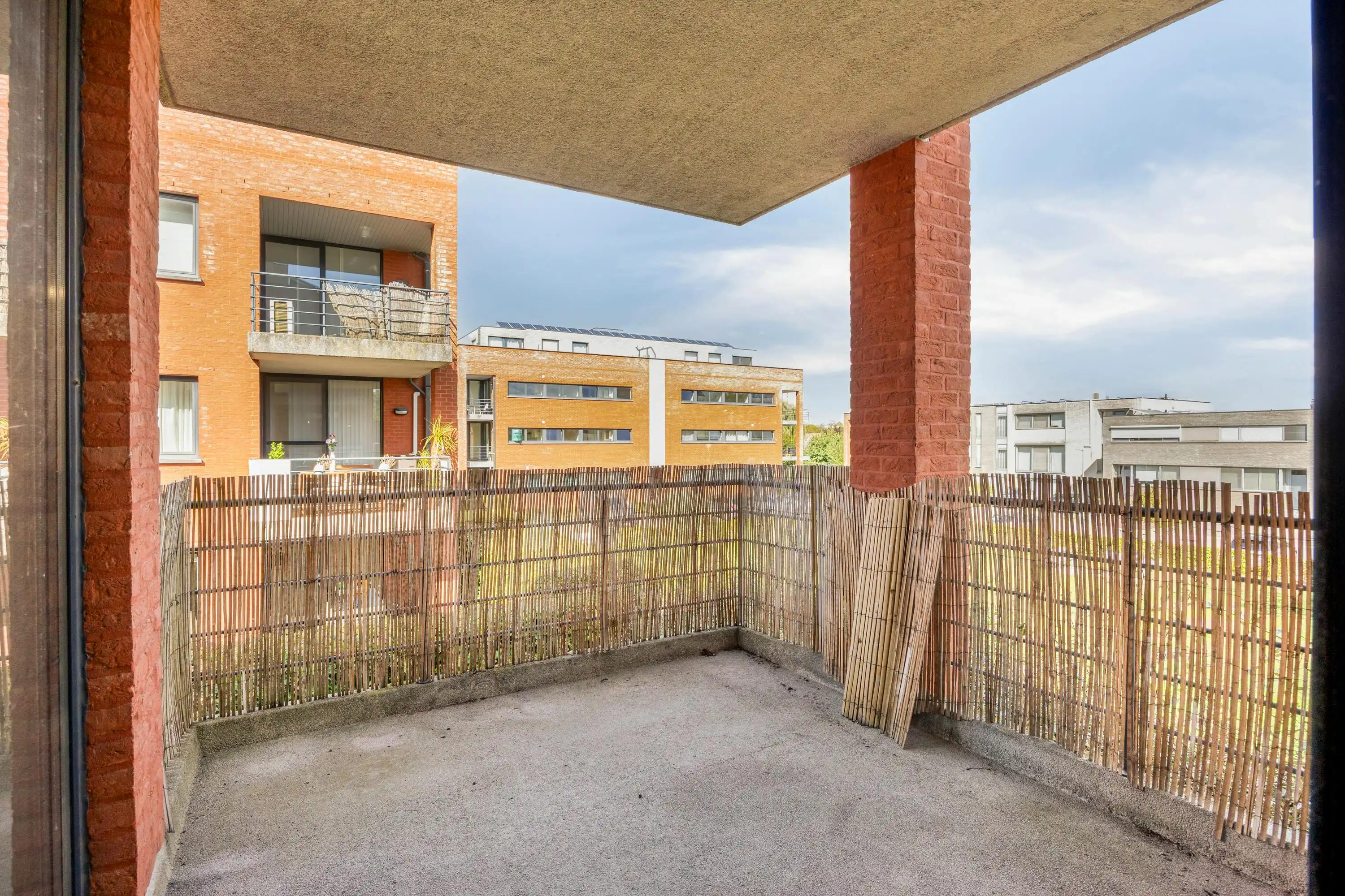 Centraal gelegen 2-slaapkamerappartement met terras te Hasselt foto 7