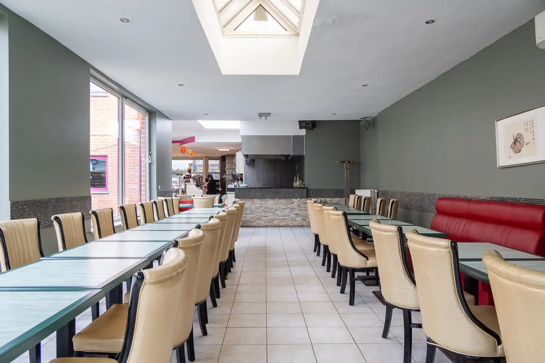 Ruim handelspand met appartement  foto 14