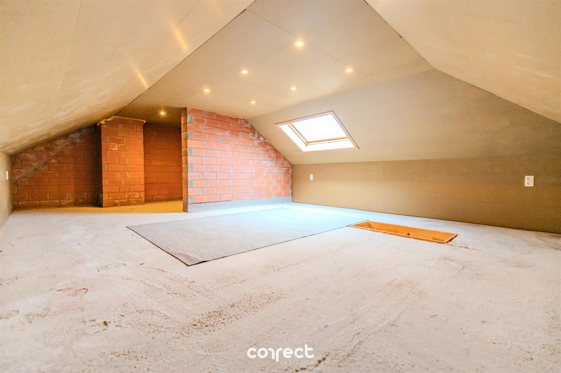 Instapklare halfopen woning met 3 slaapkamers.  foto 14