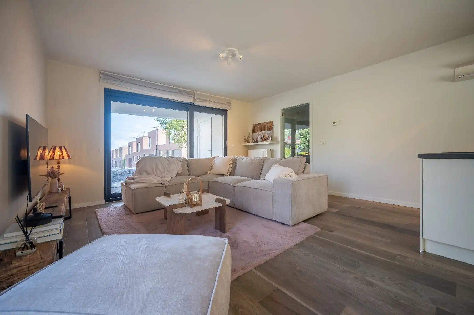 KRUISHOUTEM - Knap gelijkvloers APP. met 2 terrassen en privé tuintje foto 2