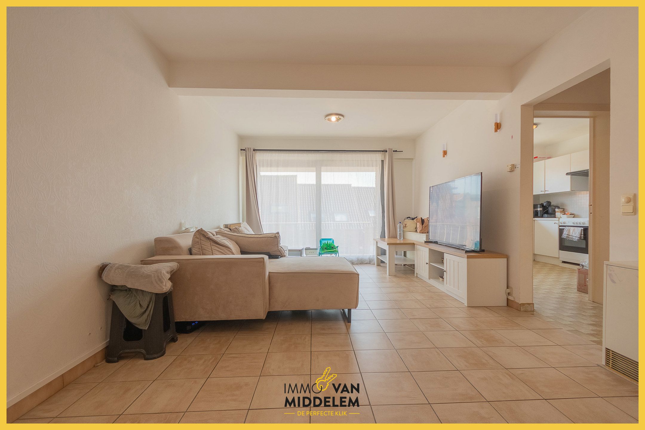 GOED GELEGEN APPARTEMENT MET 2 KAMERS EN TERRAS  foto 3