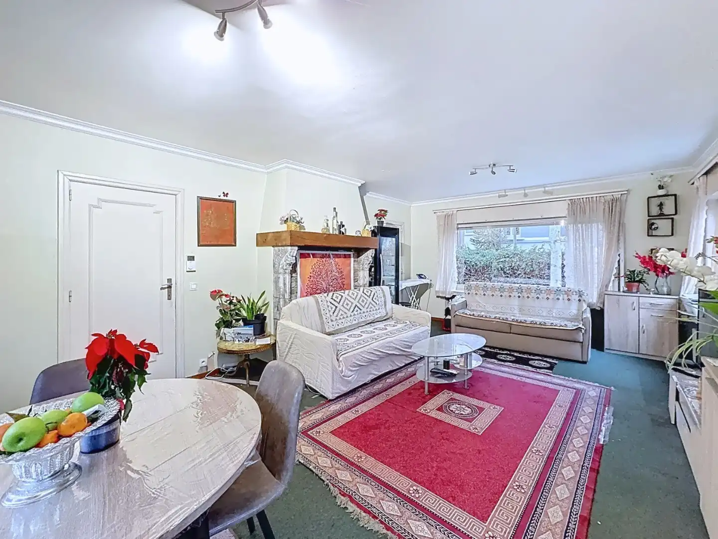 Statige villa met 4 slaapkamers en bureau foto 7