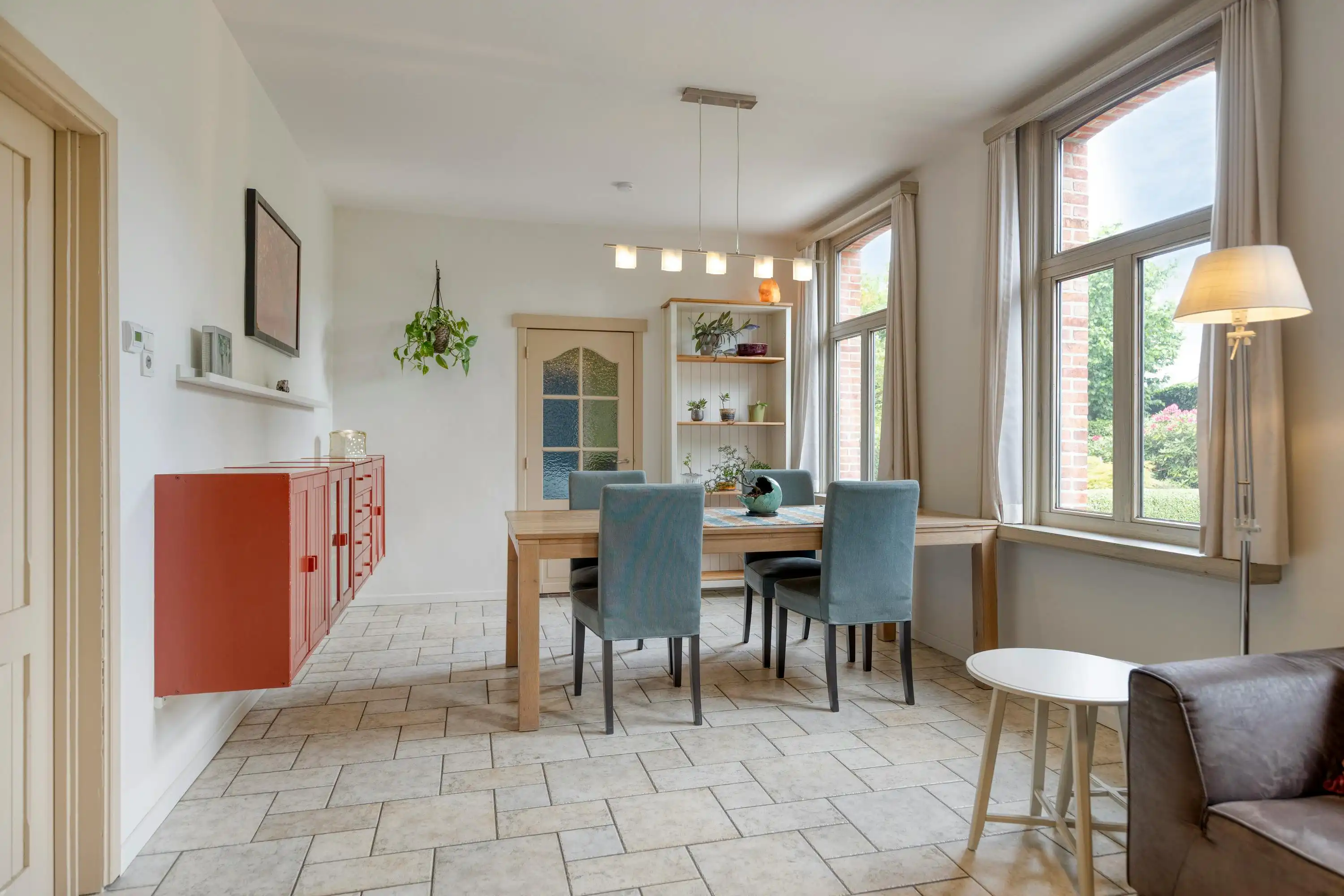 Charmant gerenoveerde hoeve met polyvalente praktijkruimte! foto 8