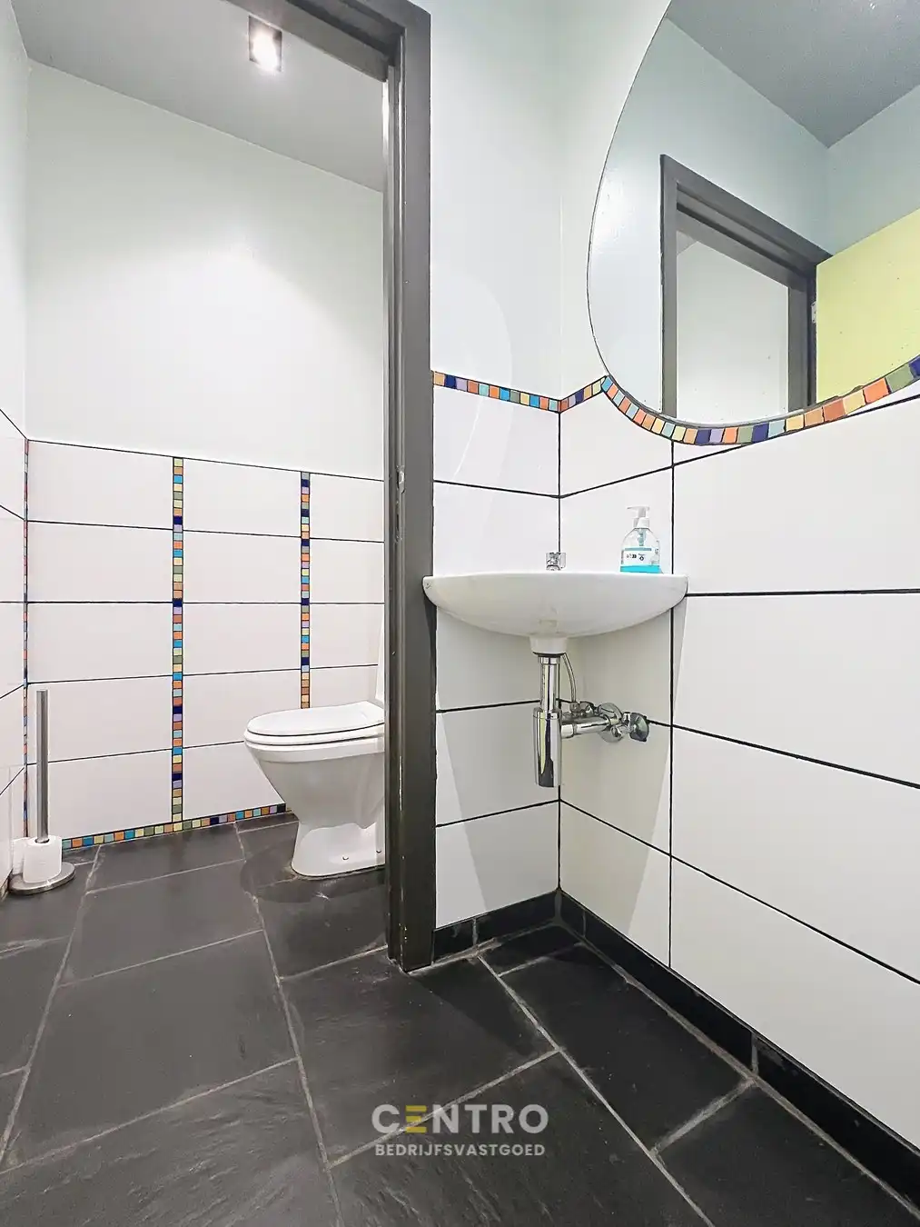 Magazijn met woning in Oostnieuwkerke mét uitbreidingsmogelijkheden - Ideaal voor combinatie wonen en werken. foto 36