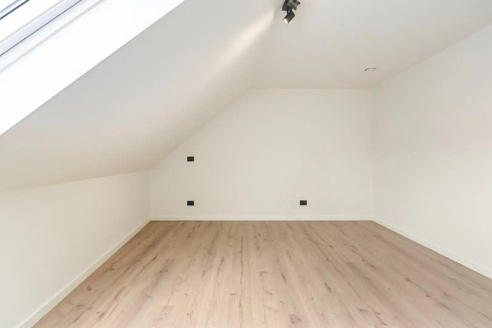 Exclusieve nieuwbouwwoning te huur met 3 slaapkamers in het hart van Brugge foto 13