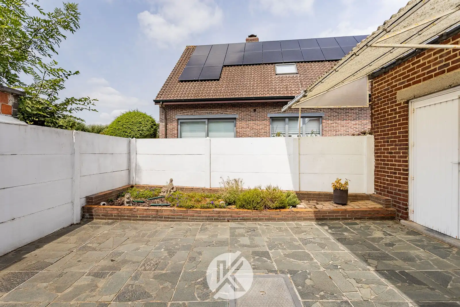 Robuuste halfopen woning met mooie mogelijkheden foto 23