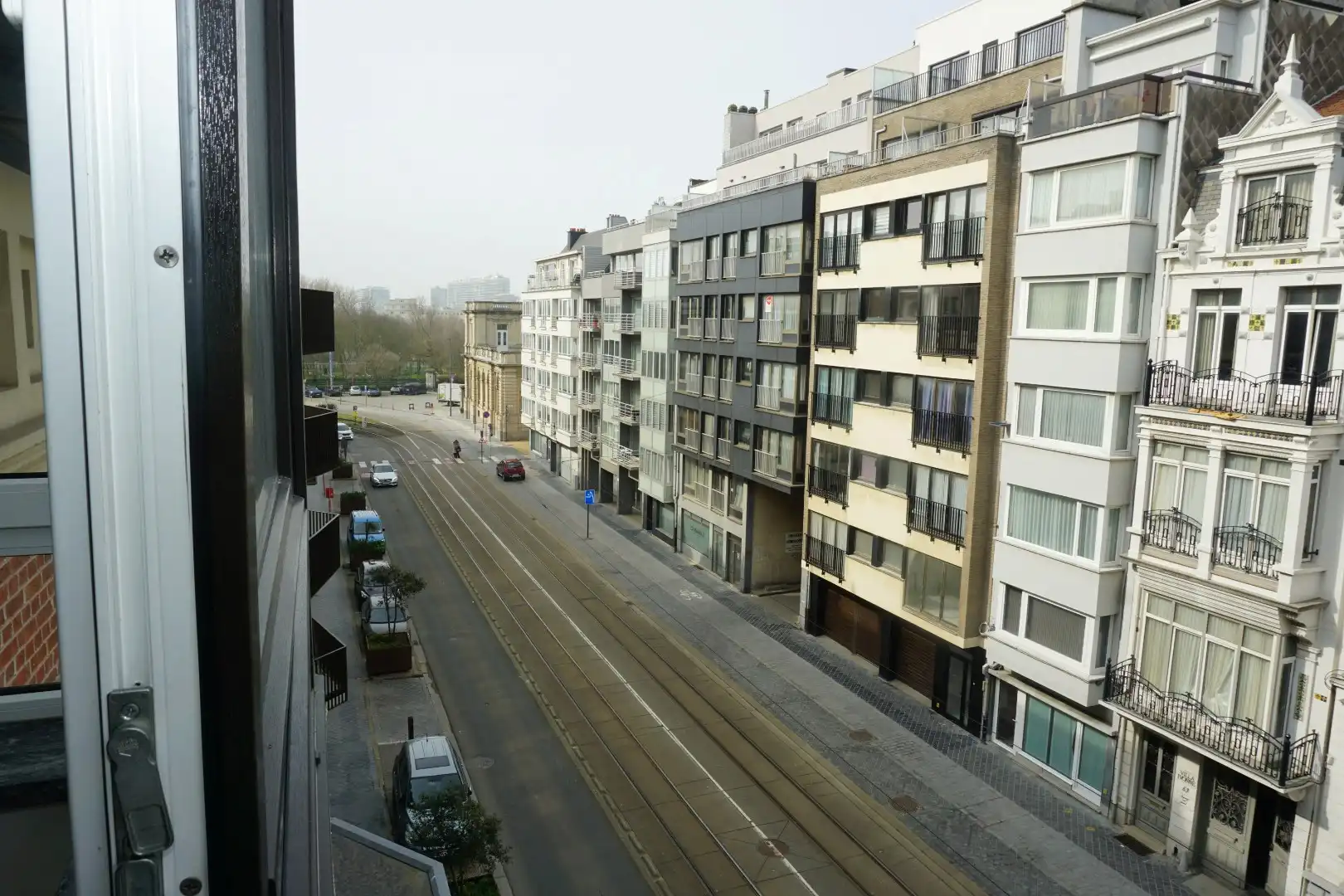 ONGEMEUBELD 1 SLP APP. GELEGEN KONINGSSTRAAT foto 5