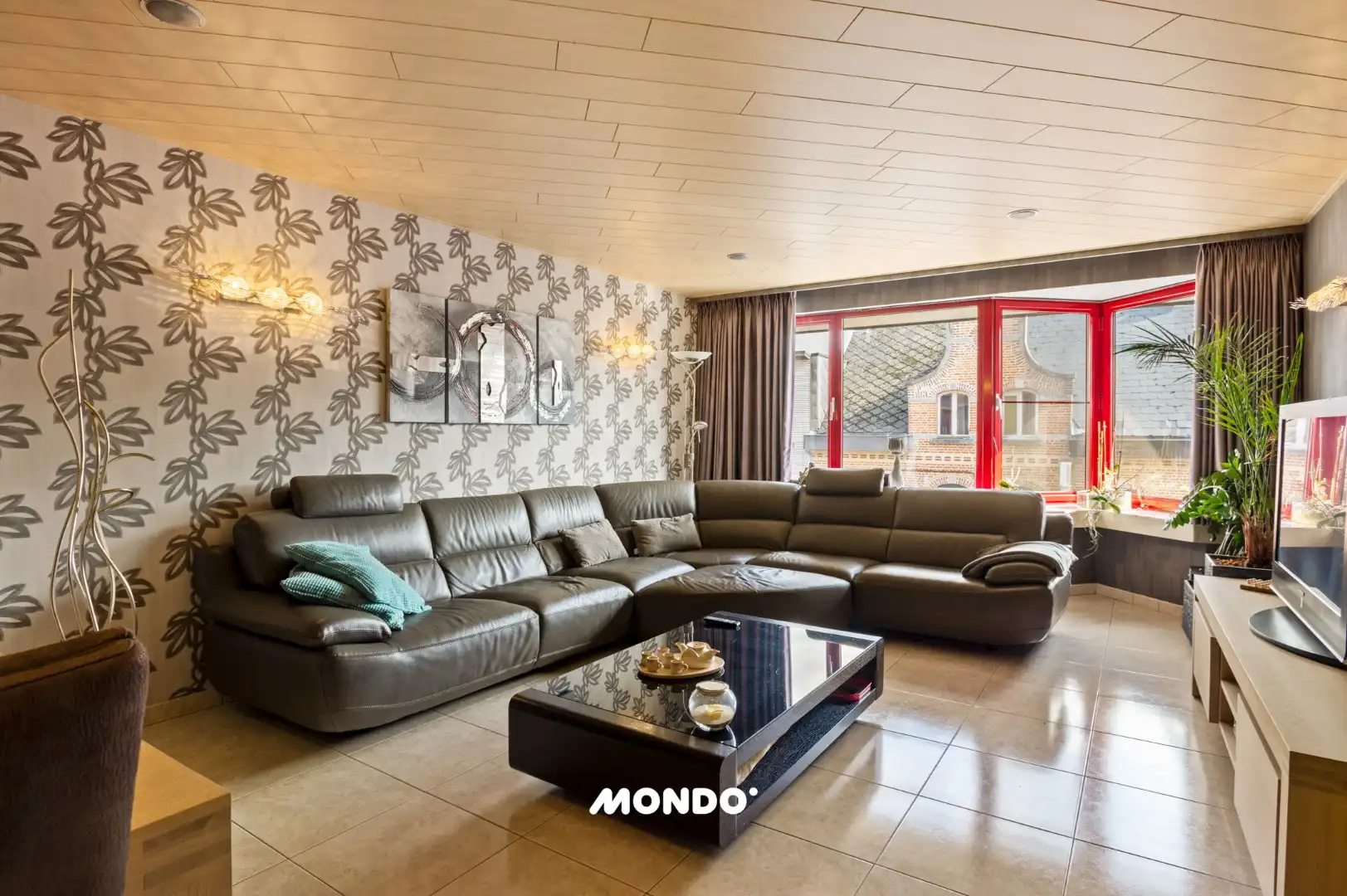 Ruim duplexappartement met 3 slaapkamers, terras en garage foto 3