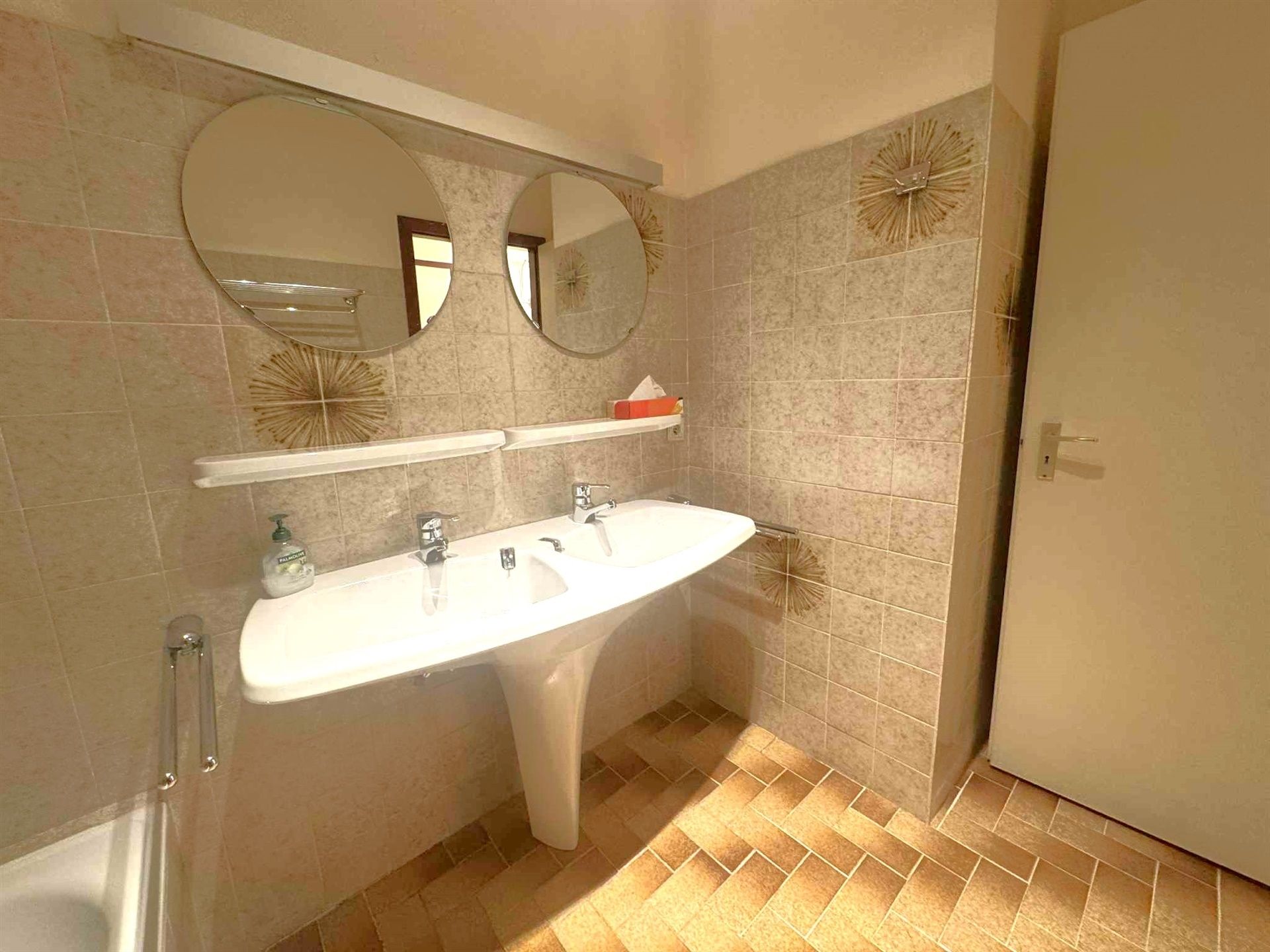 Prachtig appartement met 2 slaapkamers te huur te SINT-AGATHA-BERCHEM. foto 9