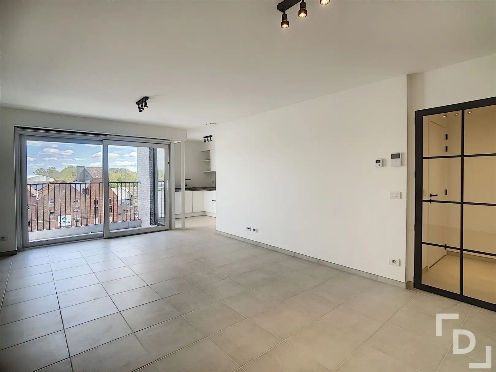 Gezellig dakappartement met terras en autostaanplaats. foto 2